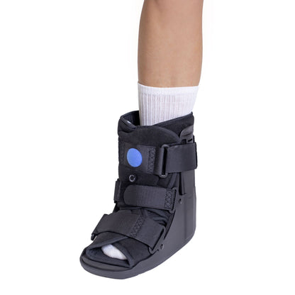 Brace Direct Air Cam Walker Fracture Boot - Short - Orthopedic Medical Walking Boot for Foot & Ankle Fractures, Sprains & Injury Stabilization Size S (Men’s US 4.5-7 / Women’s US 6-8)