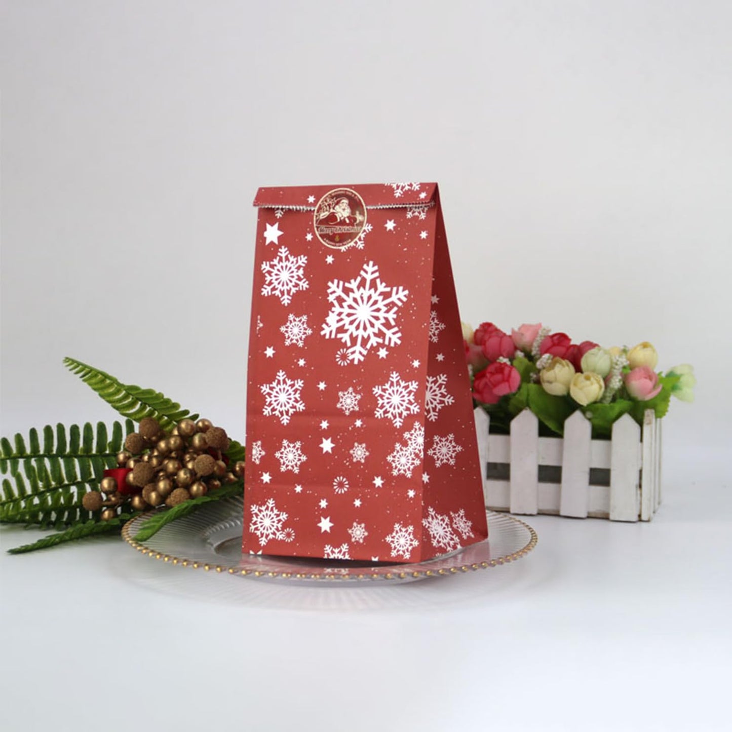 Christmas Treat Bags with Stickers, 24 Kraft Paper Goodie Bags, Holiday Party Favor Bags for Classroom, Kids Gift Wrapping & Winter Celebrations