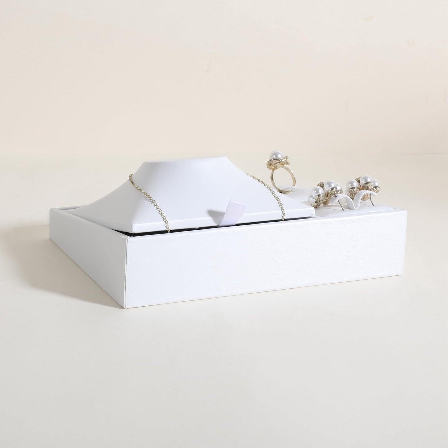 GemeShou White Jewelry Display Tray for jewelry selling, PU leather Necklace Holder Earring Display Stand, Jewelry organizer storage holder for boutique store【Jewelry display set】
