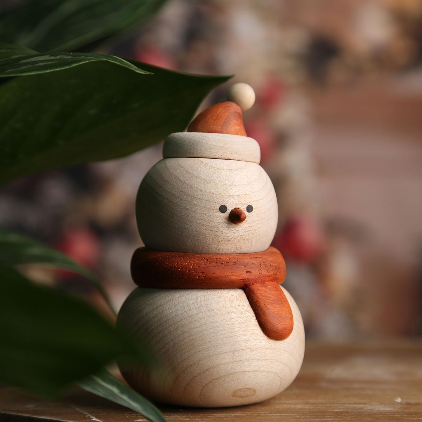 YANISM Christmas Snowman Decoration,Wooden Snowman Figurine,Rustic for Her or Him,Festive Home and Car Christmas Decor
