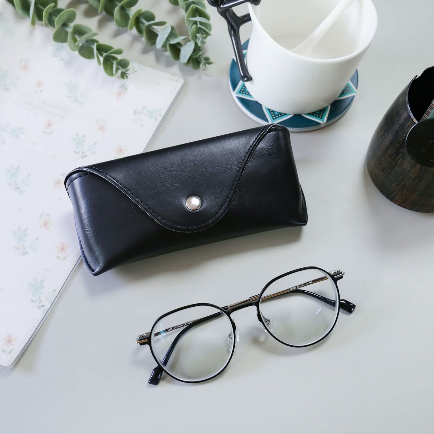 LogHog Portable Leather Glasses Case,Mother's Day Gifts for Him Durable Soft Sunglasses Pouch Slim Case for Women Men Horizontal Eyeglass Case （Button - Black）