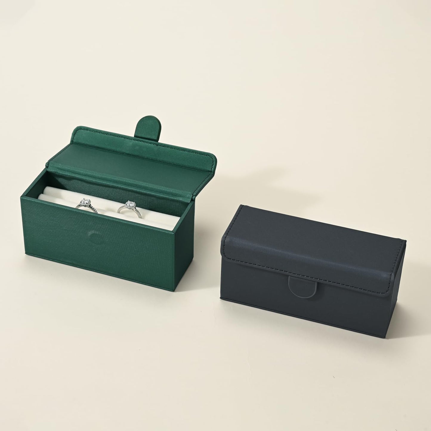 Oirlv Travel Rings Storage Box: Compact Multi-Ring Organizer Case, Premium Leather & Velvet Lined for Tangle-Free Protection, Portable Jewelry Case for Weekend Trips & On-the-Go(Green)
