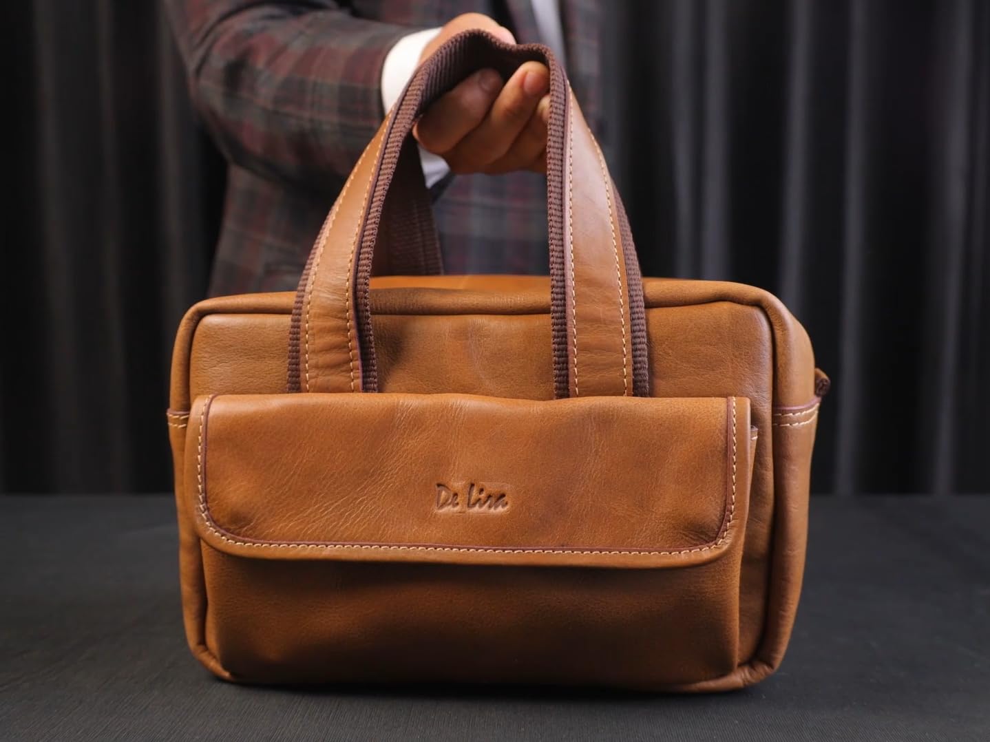 De Lira Extra Large Full-grain Leather Toiletry Bag, Shaving Kit & Cosmetics Case, 10x6x5.5 in, Travel Organizer for Men & Women, Light Brown