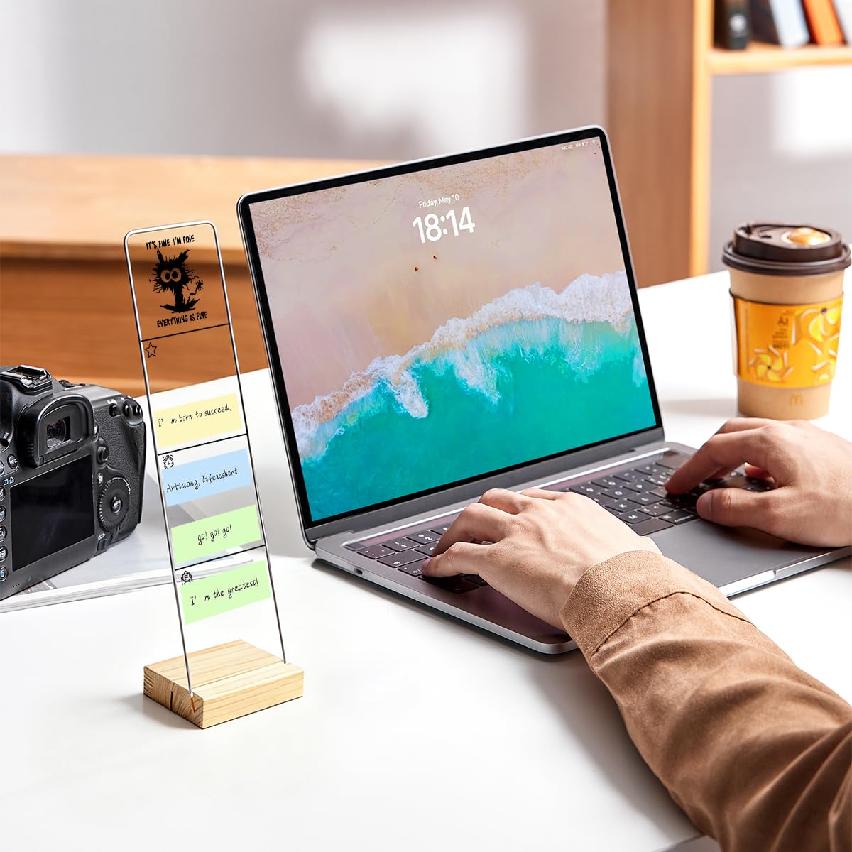 Monitor Memo Board with Removable Wooden Base Acrylic Portable Sticky Note Holder, It's Fine I'm Fine Everything is Fine Logo Office Desk Desk Set Sticky Notes 100 Sheets