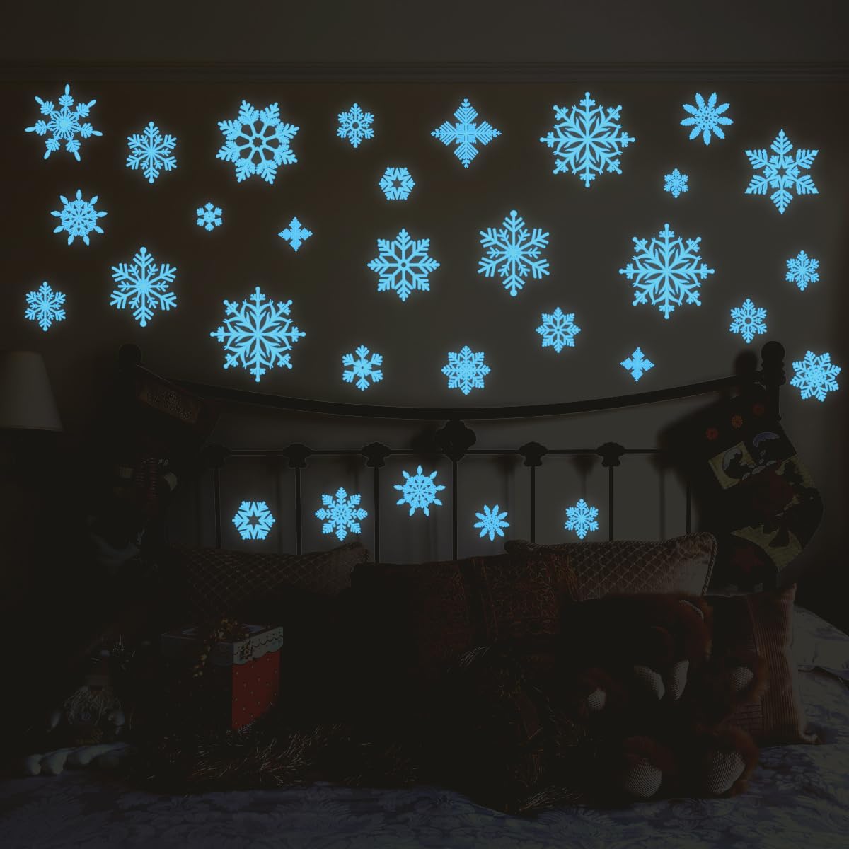 Glow in The Dark Christmas Snowflake Wall Decal Blue Luminous Christmas Snowflake Wall Stickers Removable Window Cling Party Supplies for Holiday Decoration