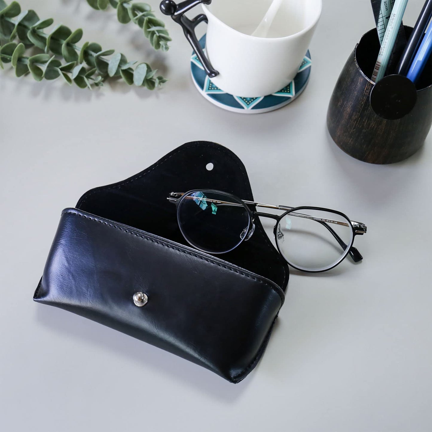 LogHog Portable Leather Sunglasses Pouch Soft Eye Glasses Carry Case for Women Men Student Horizontal Sunglass Box Case (Black)
