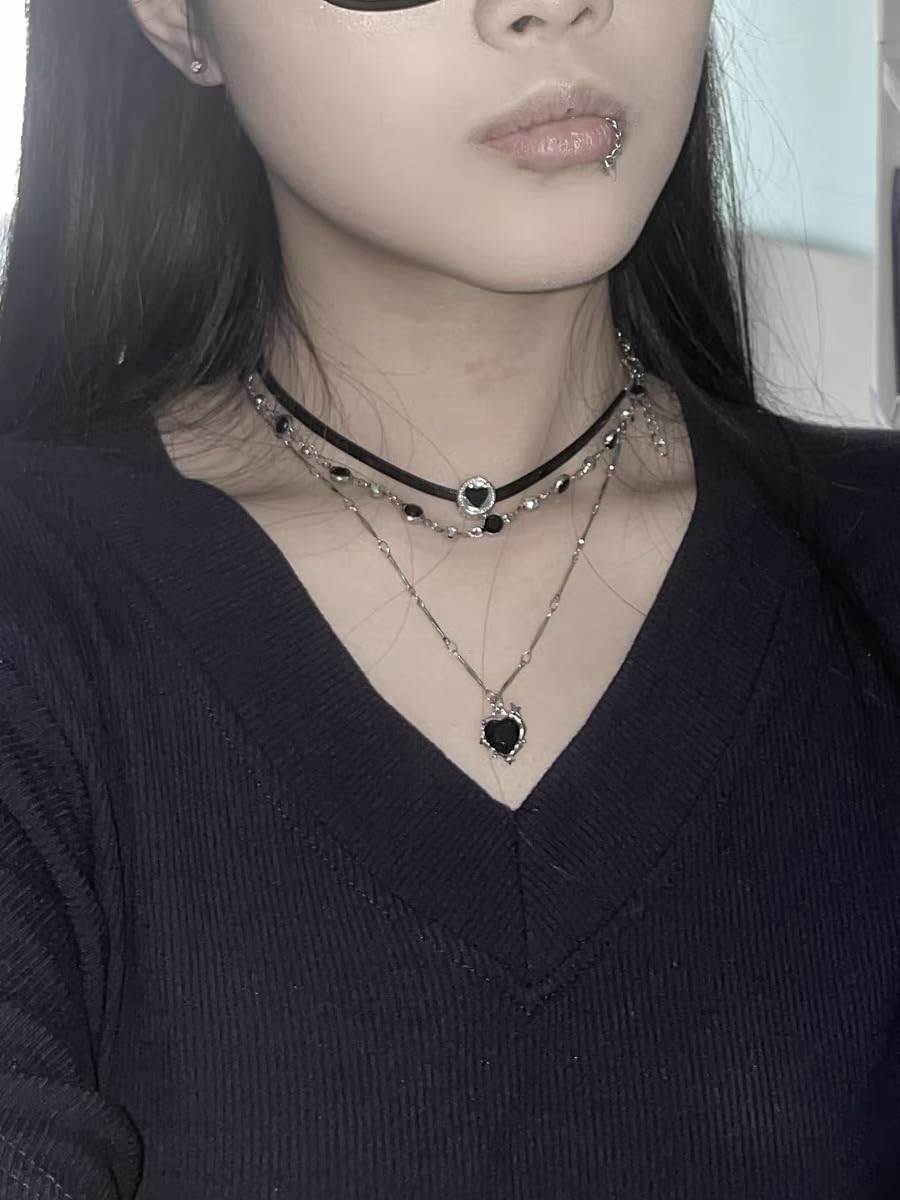 ZDZM 2Pcs Black Heart Necklace Stack With Black Bead Chain, Black Leather Choker Necklace with Heart Charm, Gothic Emo Grunge Y2k Necklace