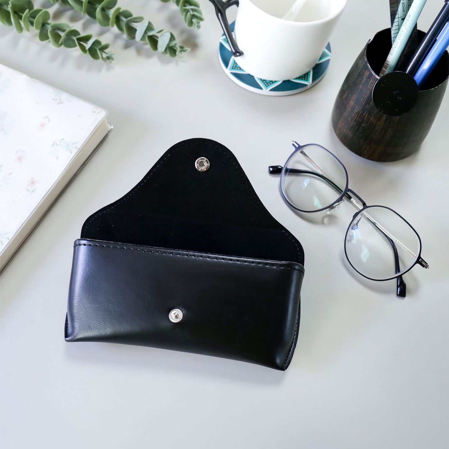LogHog Portable Leather Glasses Case,Mother's Day Gifts for Him Durable Soft Sunglasses Pouch Slim Case for Women Men Horizontal Eyeglass Case （Button - Black）
