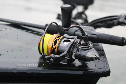 Lew’s Custom Lite 200 SS Spinning Fishing Reel, Size 200 Reel, 10+1 Bearings, 6.2:1 Gear Ratio, Tanso Tech Frame, Shallow Spool, Aluminum Speed Gears, Hybrid Carbon Drag, Reversible Retrieve, Gray