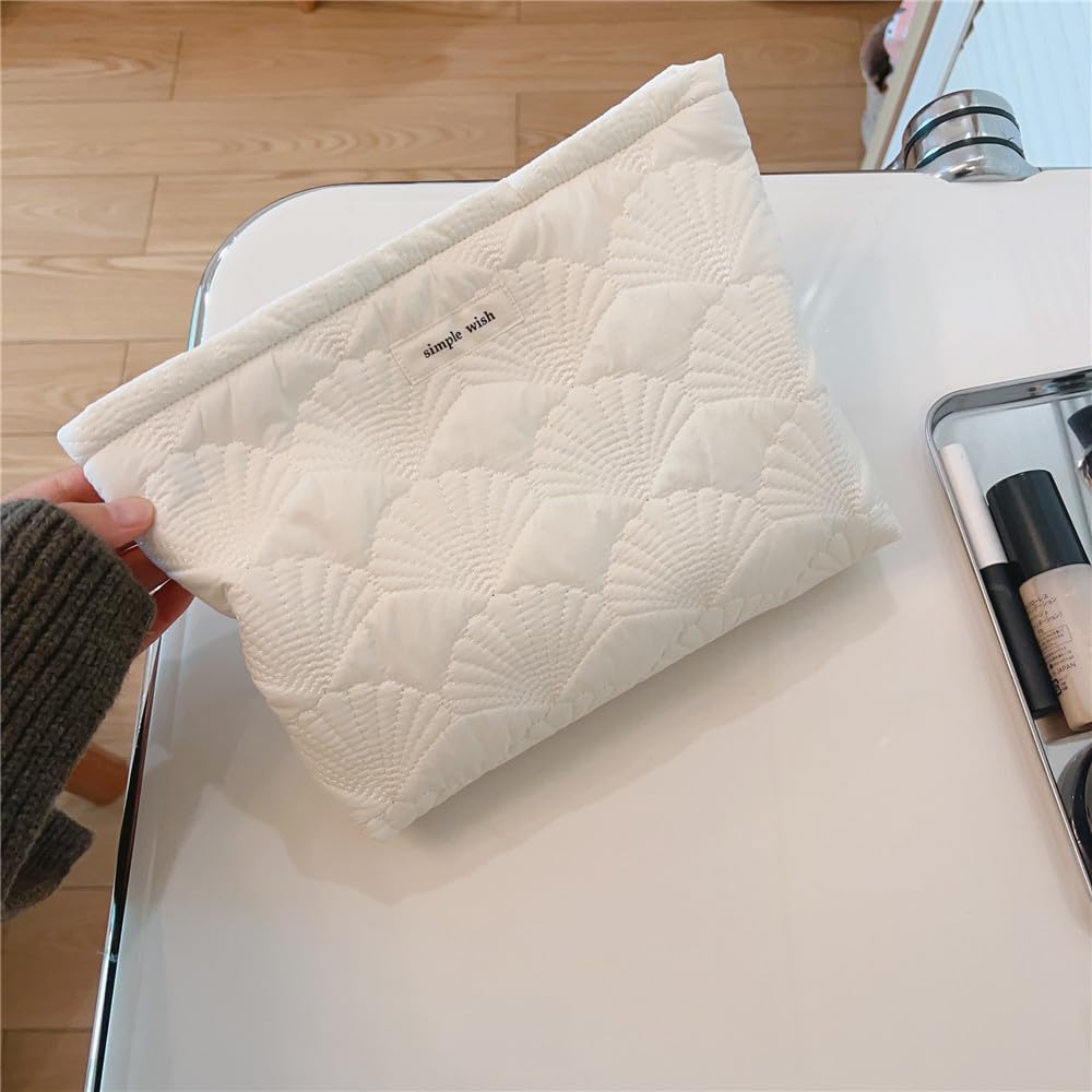RSRSLEII Quilted Cotton Coquette Makeup bag, Coastal Granddaughter Aesthetic Cosmetic Bag, Cute Seashell Portable Travel Toiletry Pouch (01White)