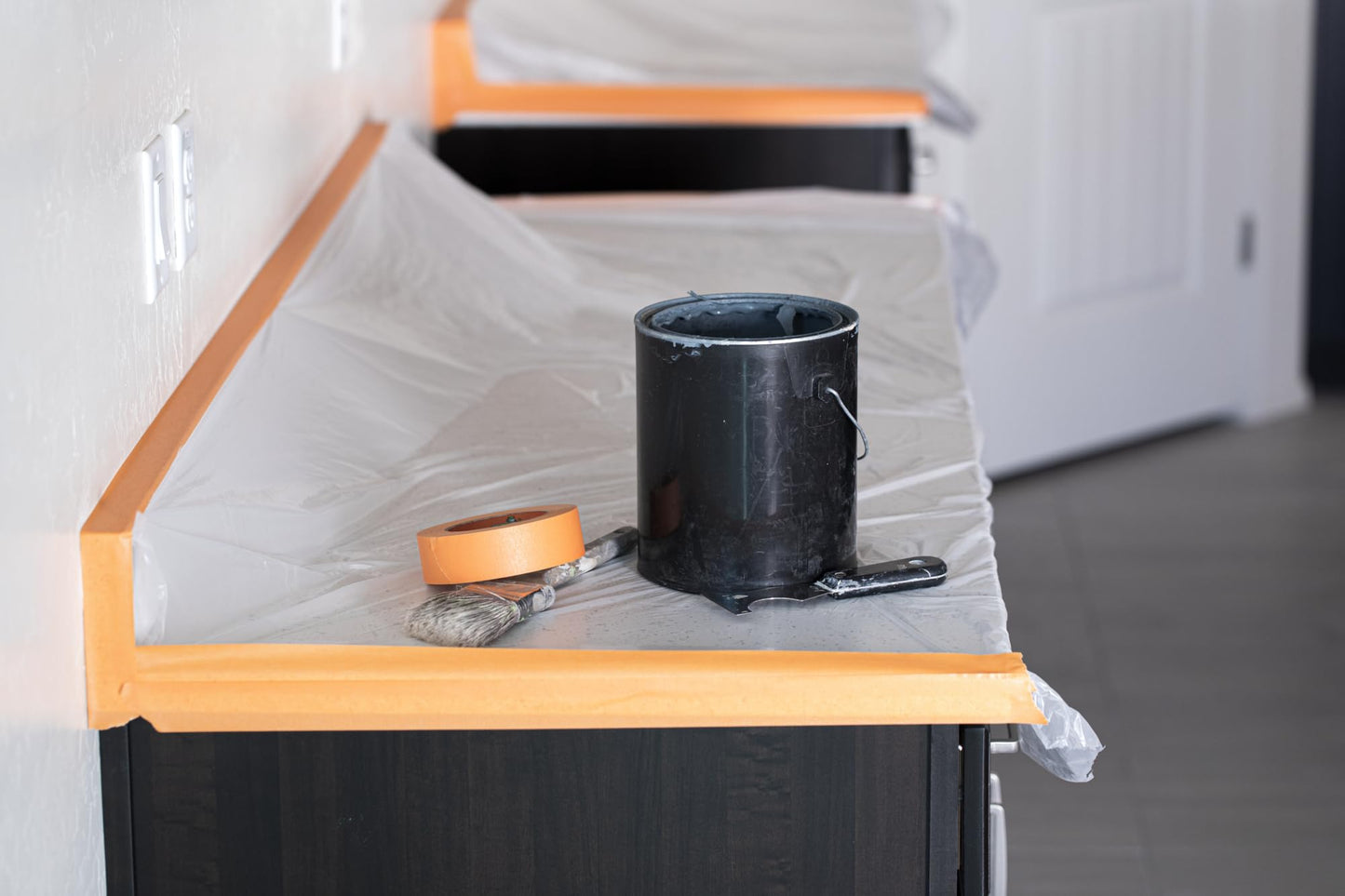 FrogTape ProGrade Orange Painters Tape, 1.5 Inch Wide (1.41 In. x 60 Yds), High Adhesion, Paint Tape for Indoor & Outdoor Applications, Orange, 4 Rolls (242808)