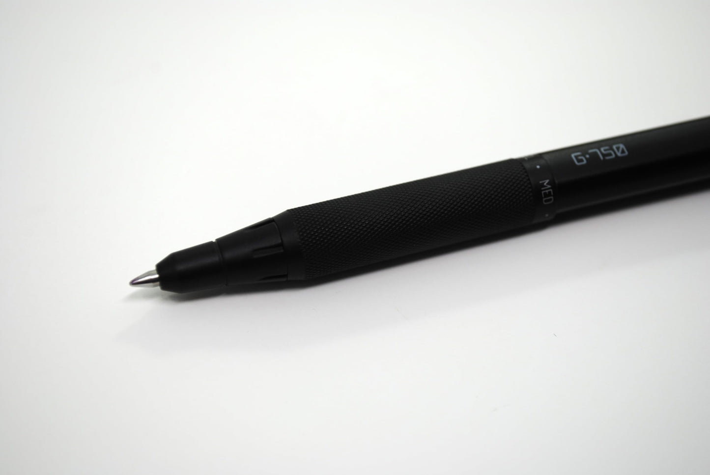 Zebra Pen – STEEL Series Premium Gel Pens – G-750 Retractable, 0.7mm Medium Point Black Ink, Rapid Dry Ink, Comfort Knurled Grip, Black Brass Barrel, Refillable, Japanese Craft Detail, 2-Pack (49812)