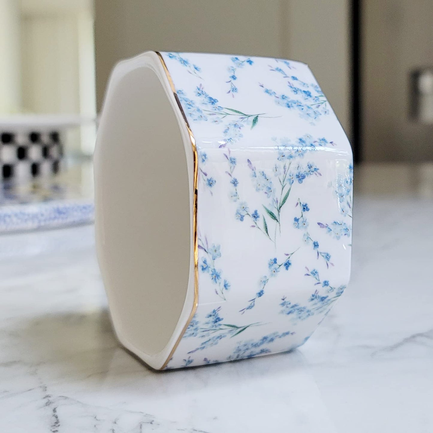 LEAZUL Ceramic Paper Clip Holder Gold Line Paper Clip Dispenser Organizer for Desk Cute Floral Pattern Office Binder Clip Holder Bobby Pin and Hair Clip Holder Gift for Office Blue Flowers