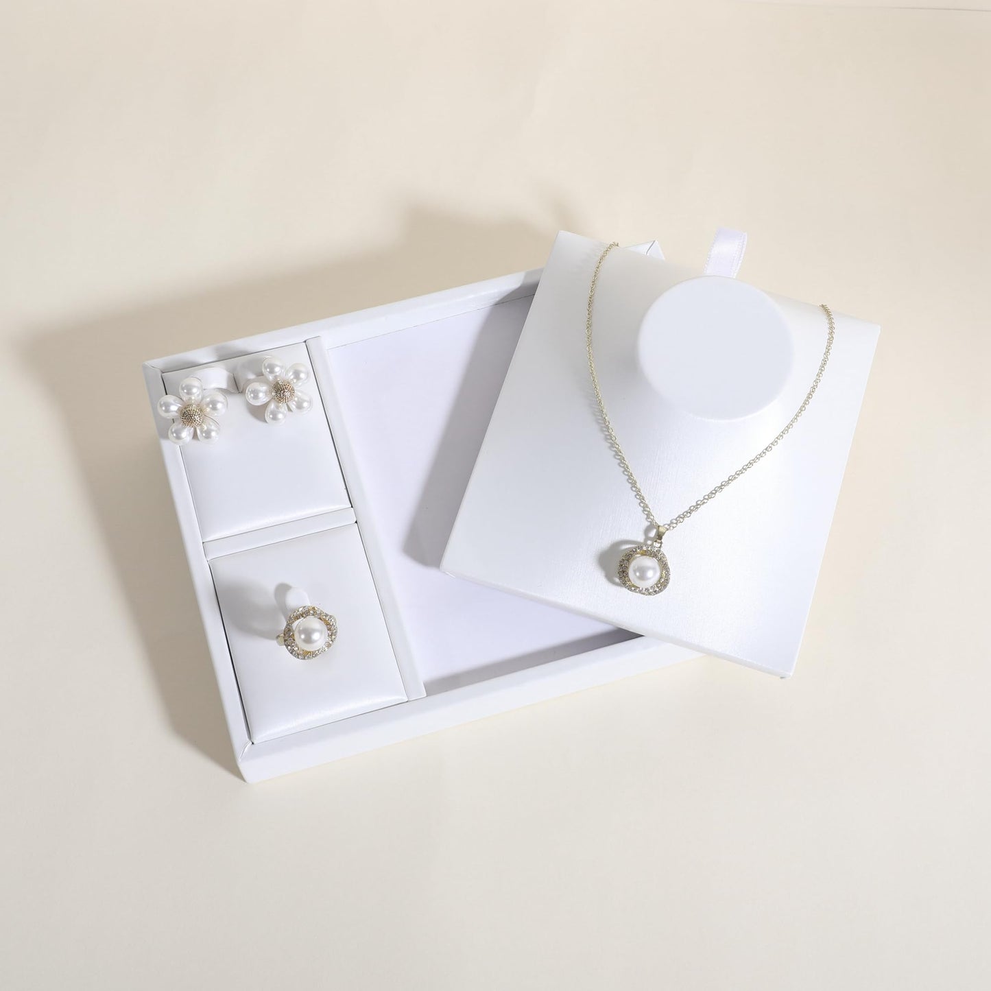 GemeShou White Jewelry Display Tray for jewelry selling, PU leather Necklace Holder Earring Display Stand, Jewelry organizer storage holder for boutique store【Jewelry display set】