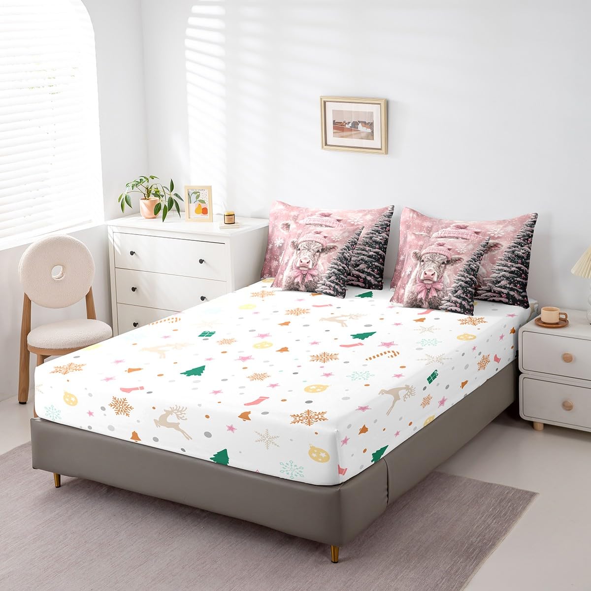 Manfei Xmas Highland Cow 7 Pieces Comforter Set Full,Cute Animal Christmas Tree Bedding Set for Bedroom Decor,Pink Hat Bownot（Comforter+Fitted+Flat Sheet+2 Pillowcases+2 Throw Pillow Covers）
