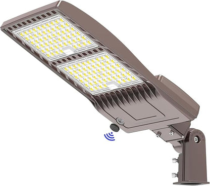 BBESTLED 400W LED Parking Lot Light Dusk to Dawn Photocell Outdoor Pole Mount 56000LM IP65 UL & DLC Commercial Light for Street Stadium Tennis Court 5000K (100-277VAC Input), LED Shoebox Lights