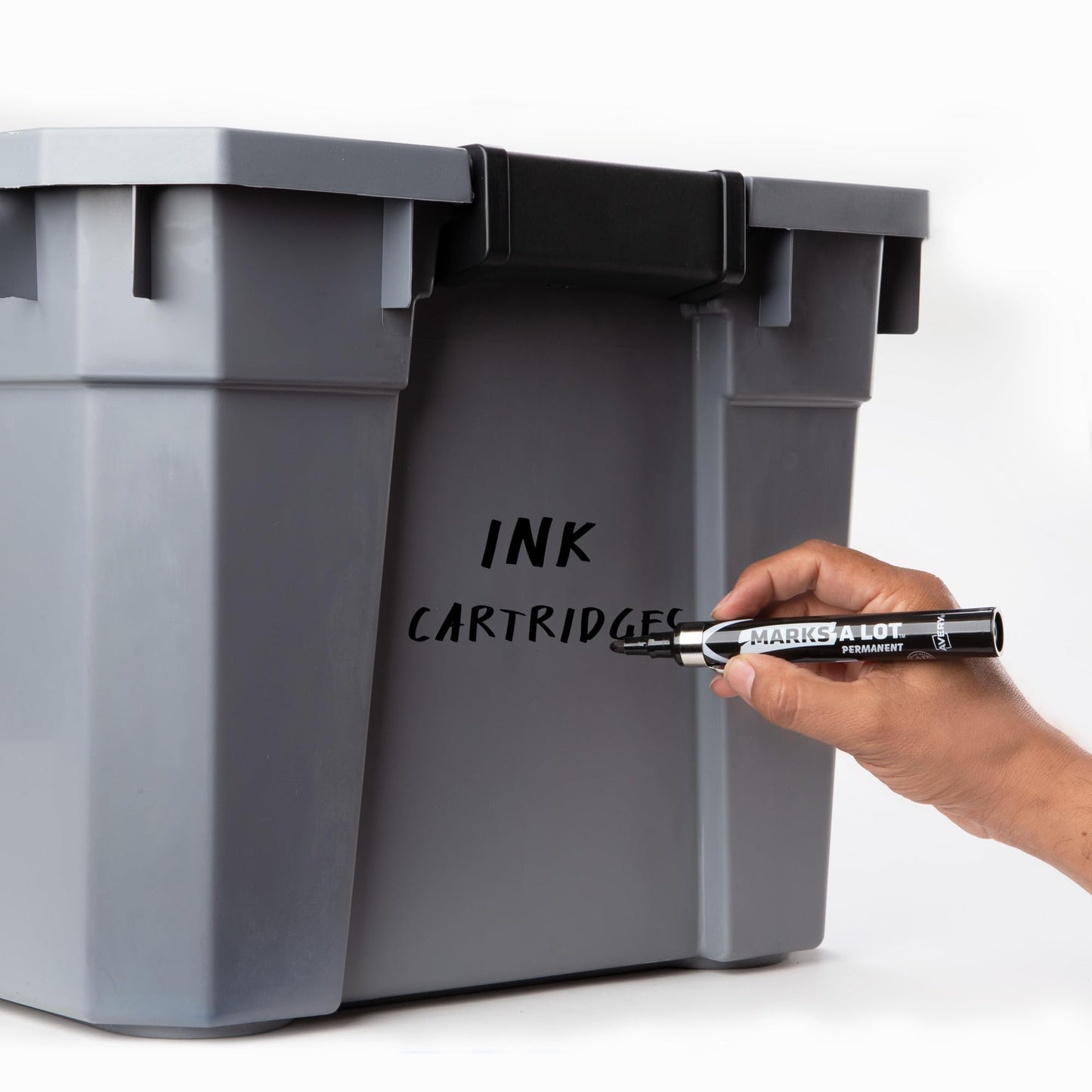 Avery Marks-A-Lot Permanent Markers, Large Desk-Style Size, Bullet Tip, Water and Wear Resistant, 12 Black Markers (24878)