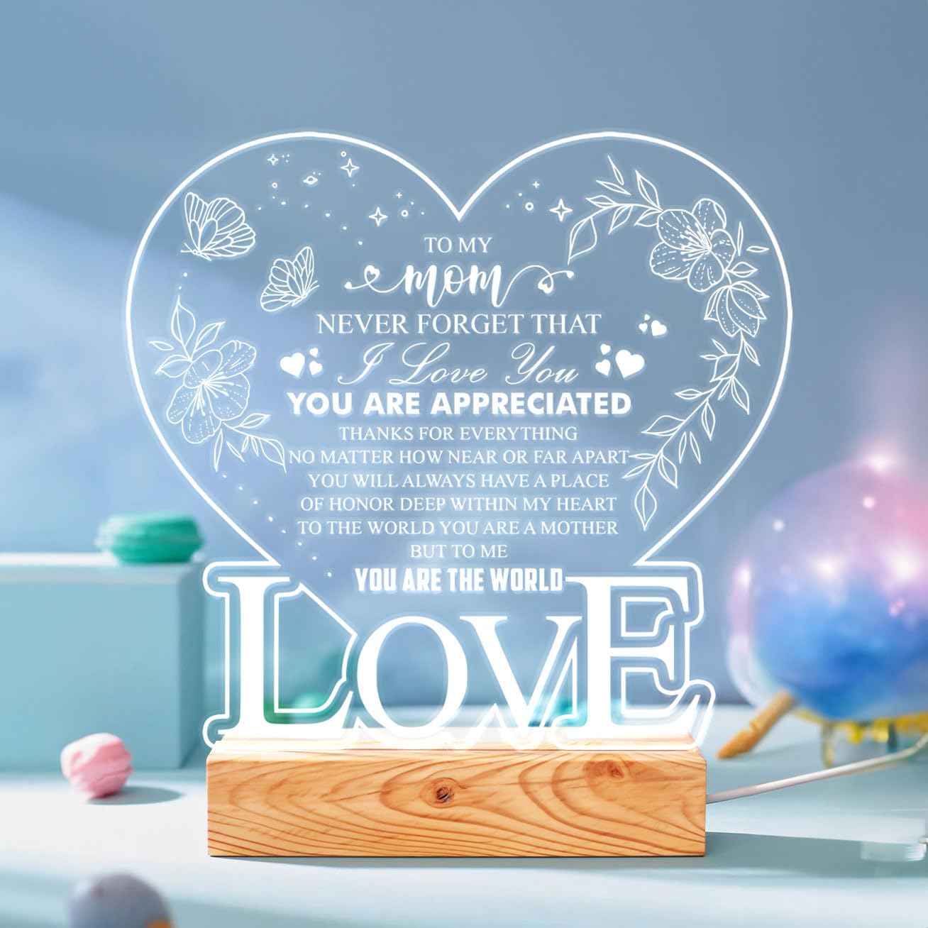 DongNaiWin to My Mom Never Forget That I Love You - Heart-Shaped LED Night Light for Mom - USB Powered Lamp with Engraved Love Message - Gift for Christmas Birthday, Home Decor