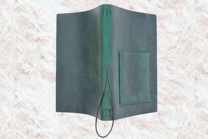 KISSKI Small A5 Travelers Notebook Cover, Refillable Leather Journal Cover for 5.5 x 8.5 Inserts, Personal Planner Organizer Case for Writing/Diary, 6 x 9 in with Pocket, Gift for Women Men, Green