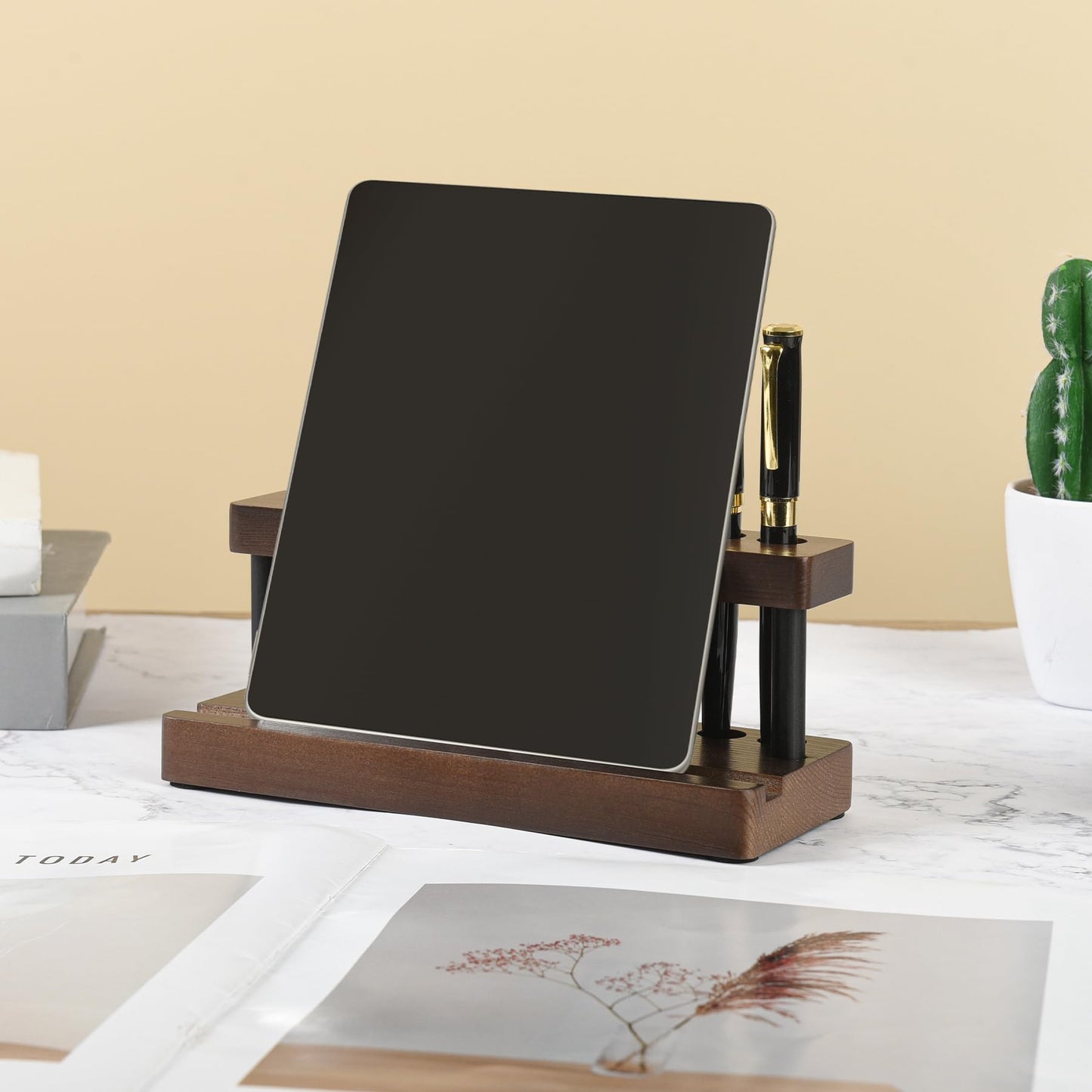 Wooden Pen Holder for Desk, Wood Pencil Holder Fountain Pens Display Stand with 9 Slots and Phone Holder, Stylish Office Desk Decor, Pen Organizer for Office, Home