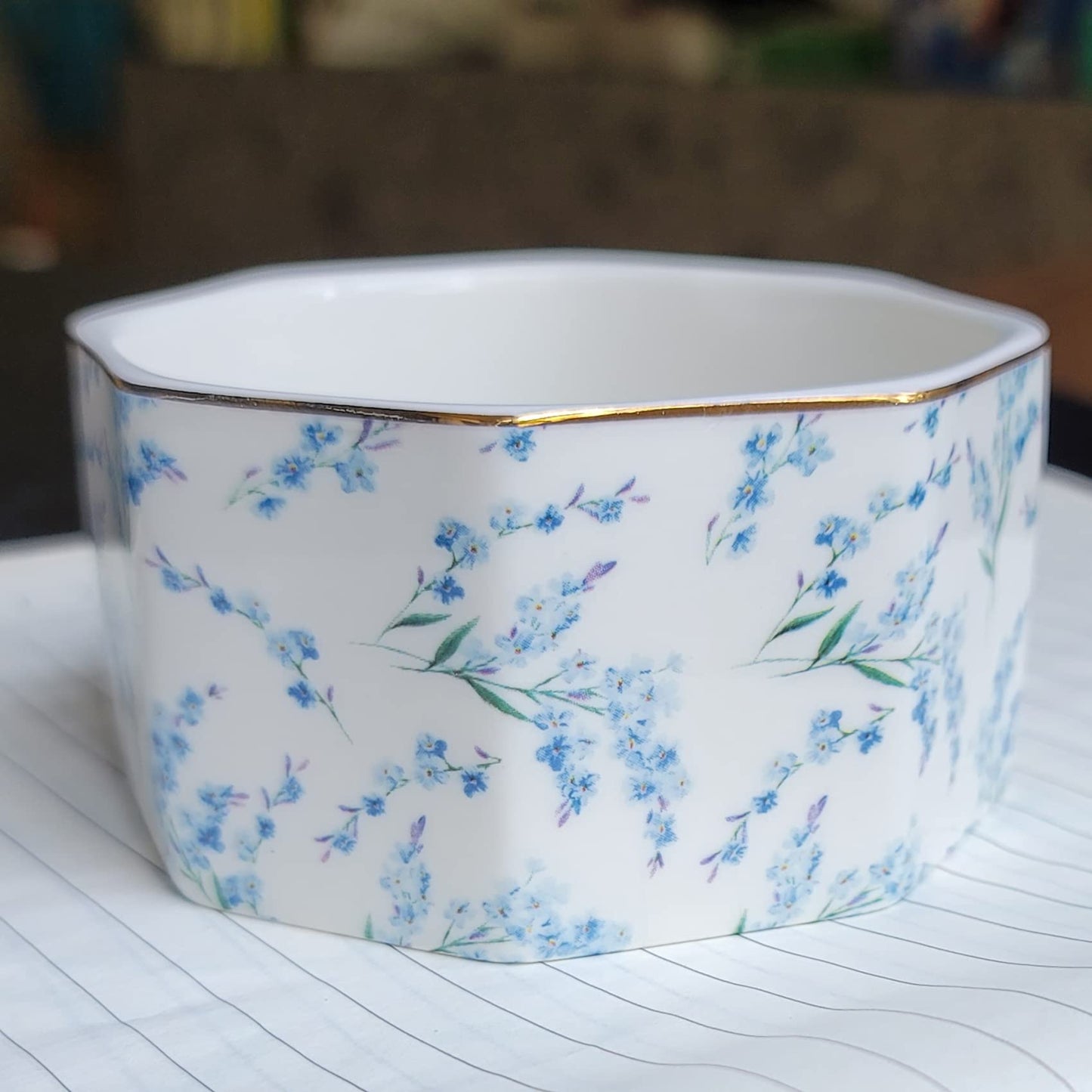 LEAZUL Ceramic Paper Clip Holder Gold Line Paper Clip Dispenser Organizer for Desk Cute Floral Pattern Office Binder Clip Holder Bobby Pin and Hair Clip Holder Gift for Office Blue Flowers