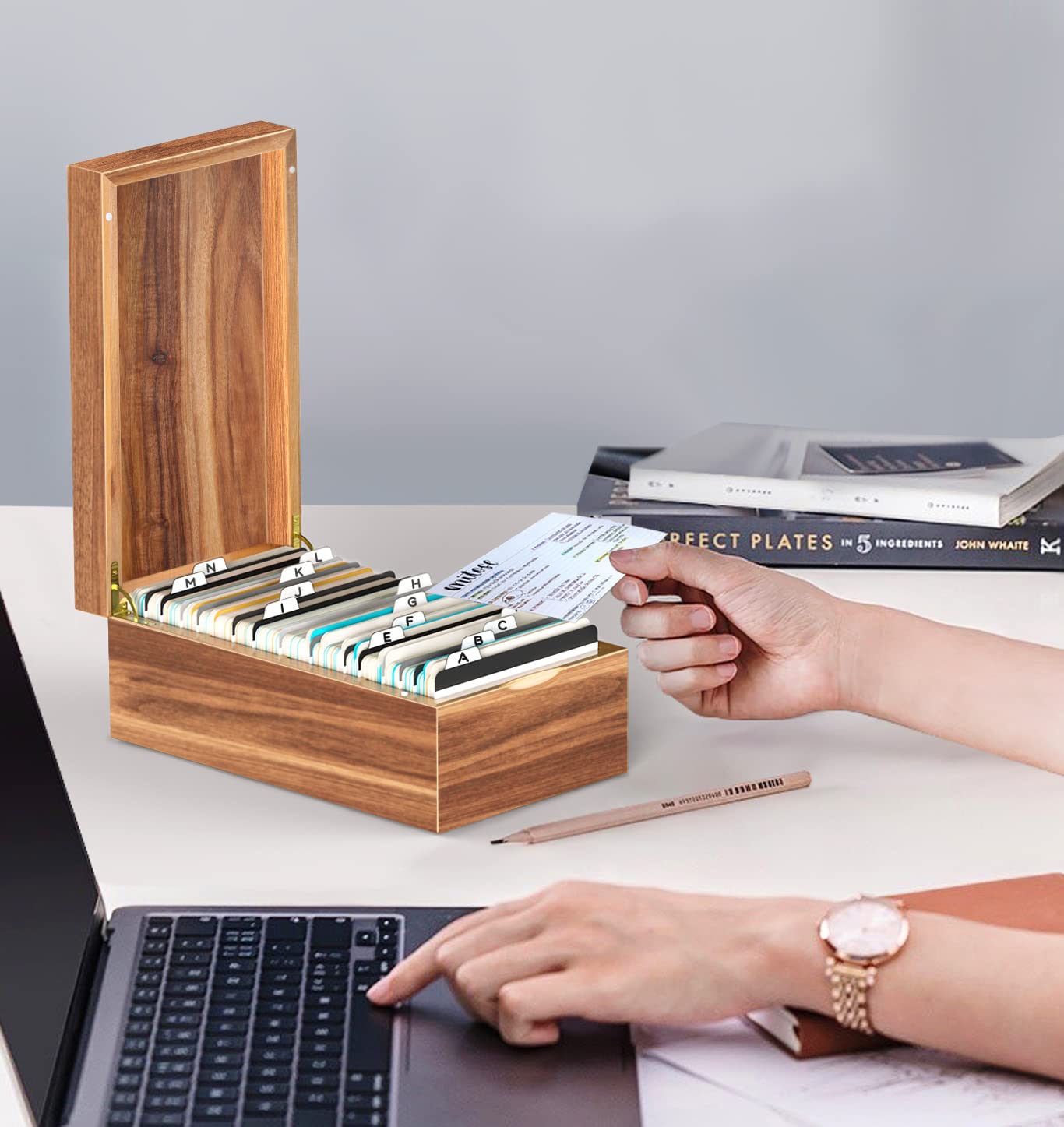 Neando 4’’x6’’ Index Card Holder, Acacia Index Card Box, Index Card Organizer Case, Wood Recipe Box with Dividers, 4 Compartments for 600 Cards, File Note Flash Card Holders
