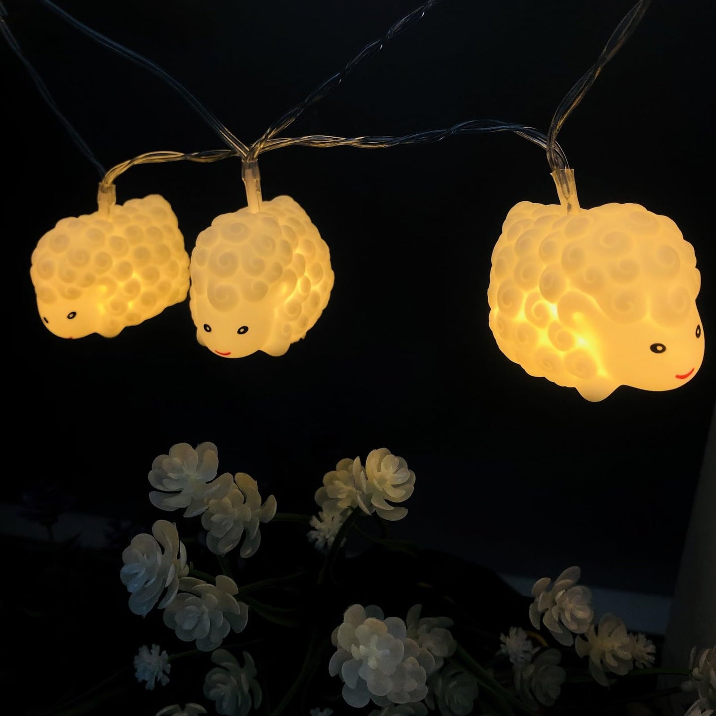 Sezrgiu Cute Painted Sheep Night Light LED Sheep Ornaments String Lights White Lamb Fairy Light Battery Powered Indoor Party Decor Night Light (10LED, White Sheep)