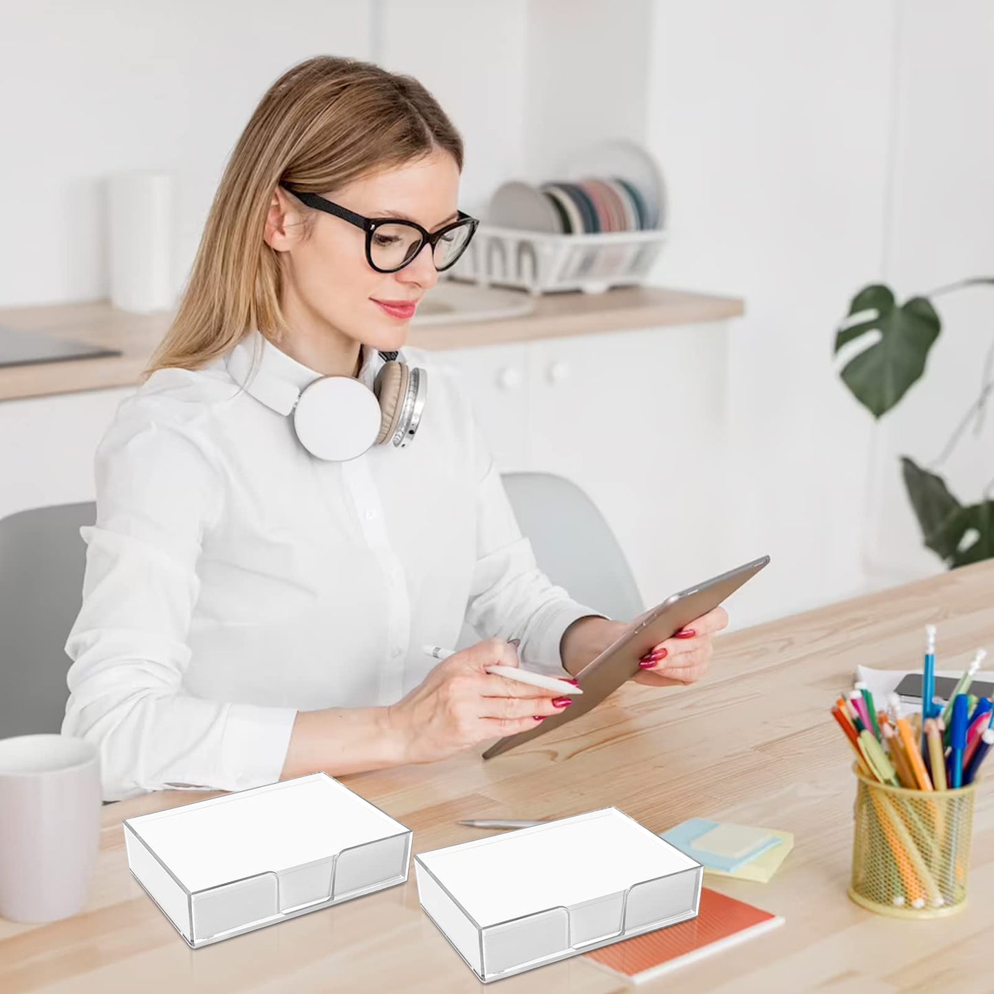 300 Sheet 4x6 Memo Holder Desk Notepad Tray Pad Paper Memo Sheets Non Sticky Memo Pads 4x6 Acrylic Notepad Holder for Desk School Organization Planning（Internal Size: 3.97 × 5.78 Inch）