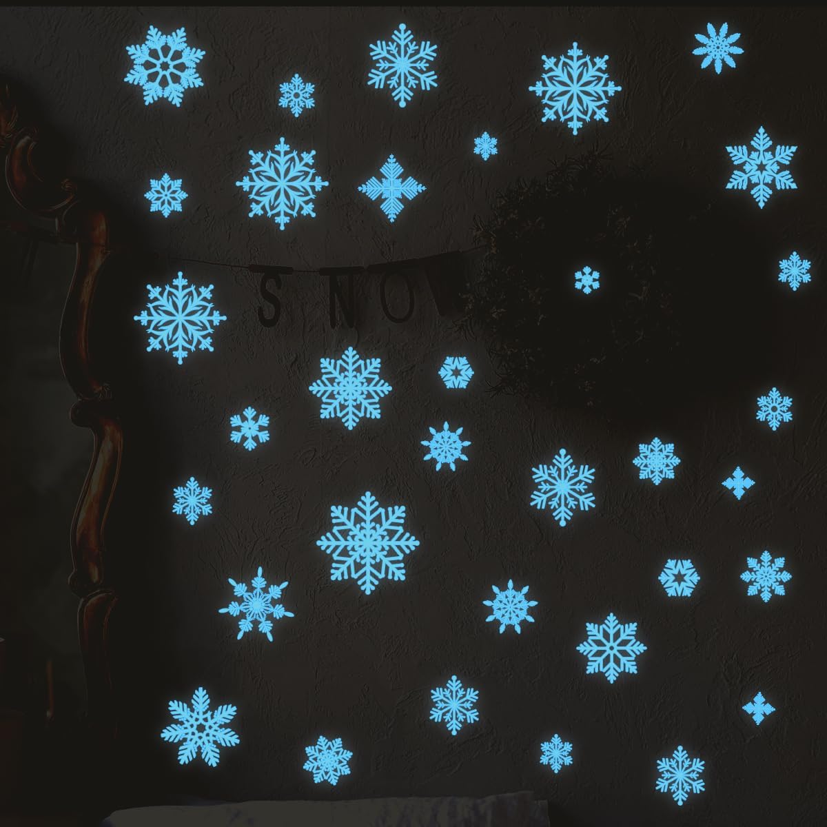 Glow in The Dark Christmas Snowflake Wall Decal Blue Luminous Christmas Snowflake Wall Stickers Removable Window Cling Party Supplies for Holiday Decoration