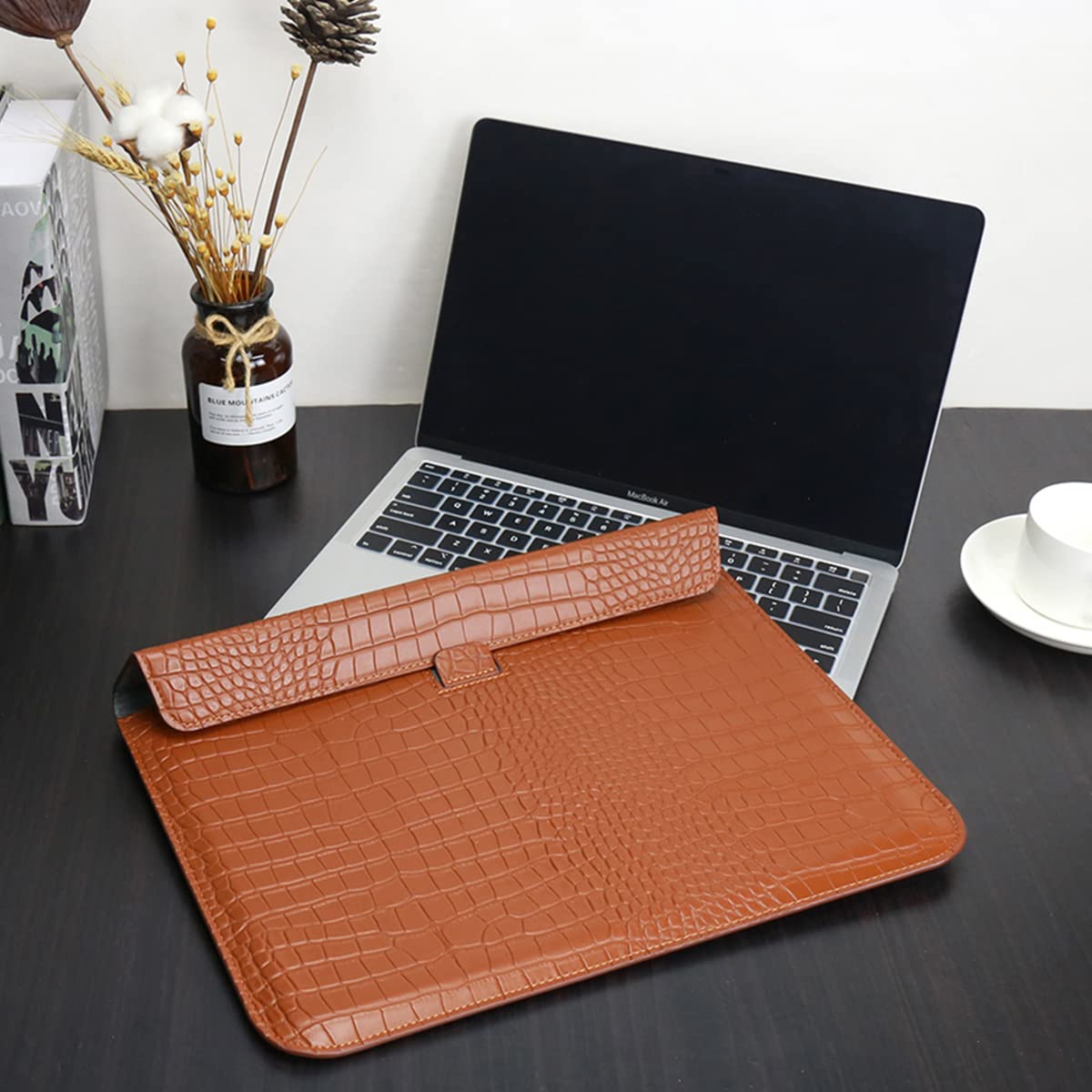 Seanai Protective Slim Portable Laptop Sleeve 13-13.6 Inch Crocodile PU Leather Case for MacBook Neo 13 A18 Pro A3404 Air 13 Pro 13 M5 A3449 M4 A3240 M3 M2 M1, for HP Dell Microsoft Notebook, Brown