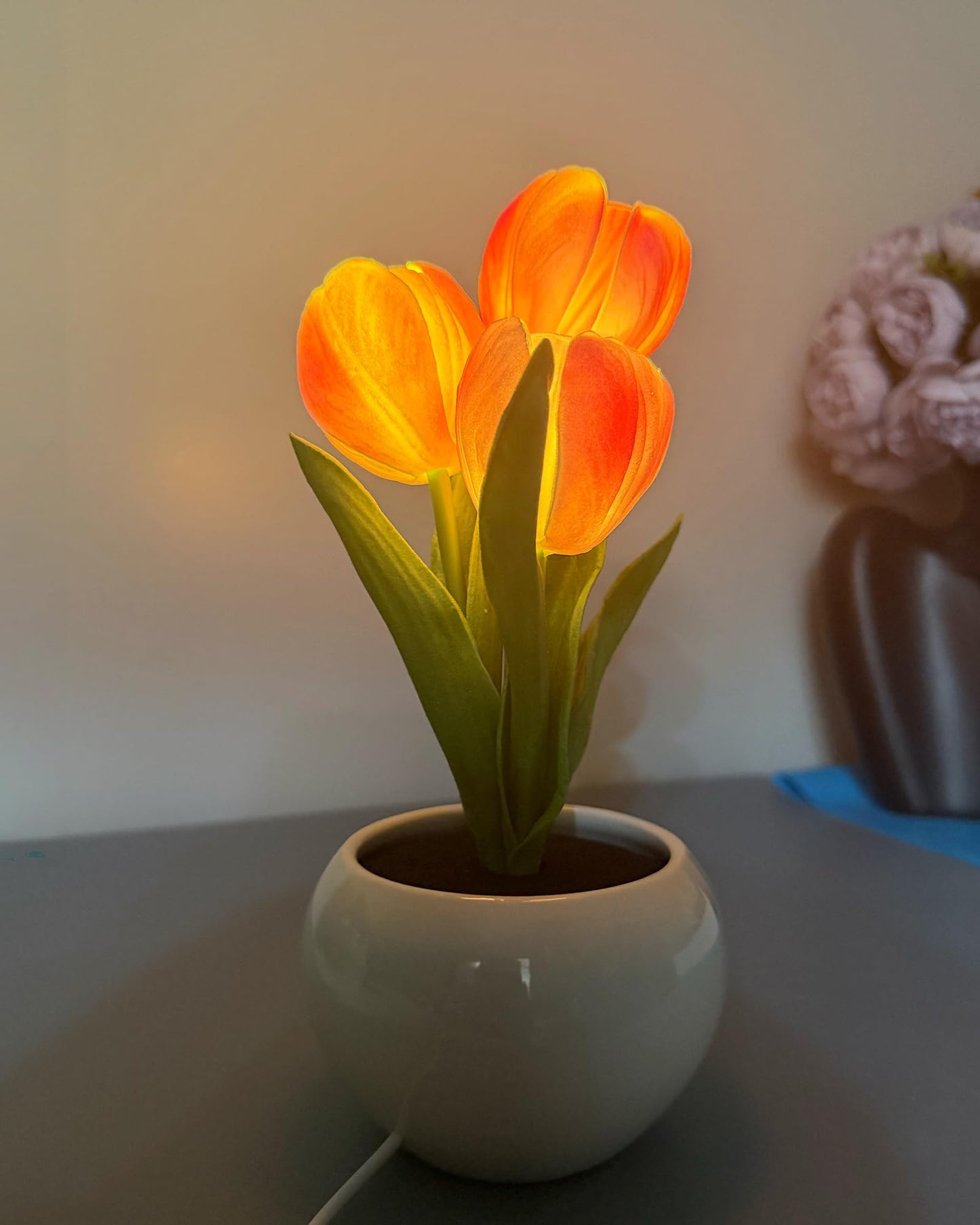 LDJDSDS Tulip Flower Table Lamp Pink LED Desk Night Light with Vase, Artificial Flower Decor for Bedroom, Living Room, Elegant Centerpiece for Wedding Birthday Party, Home Decor Gift