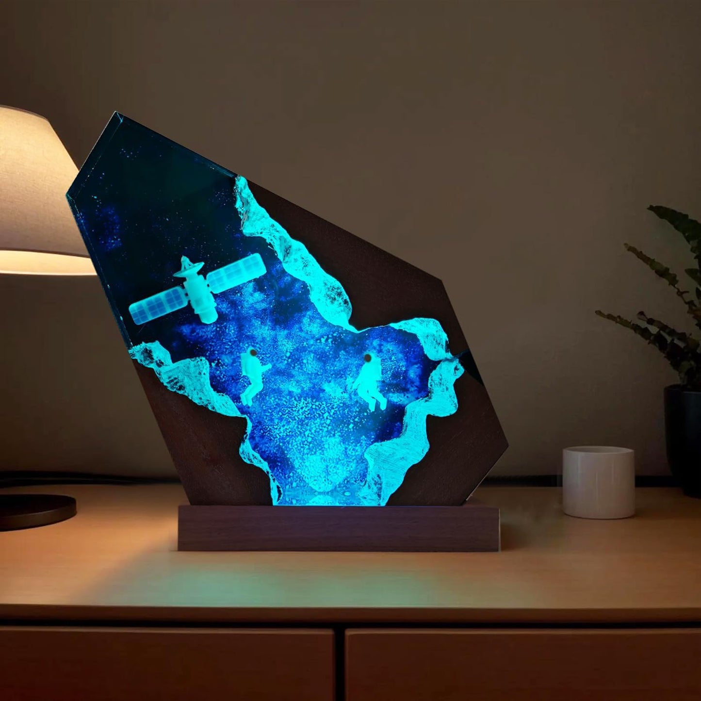 NICE HERA Space Resin Lamp - Handmade Galaxy Resin Night Light with USB Port, Variable Lights, Space Gifts for Adults, Astronaut Enthusiast Collectibles, Unique Birthday Gifts for Him & Her (6"x4")