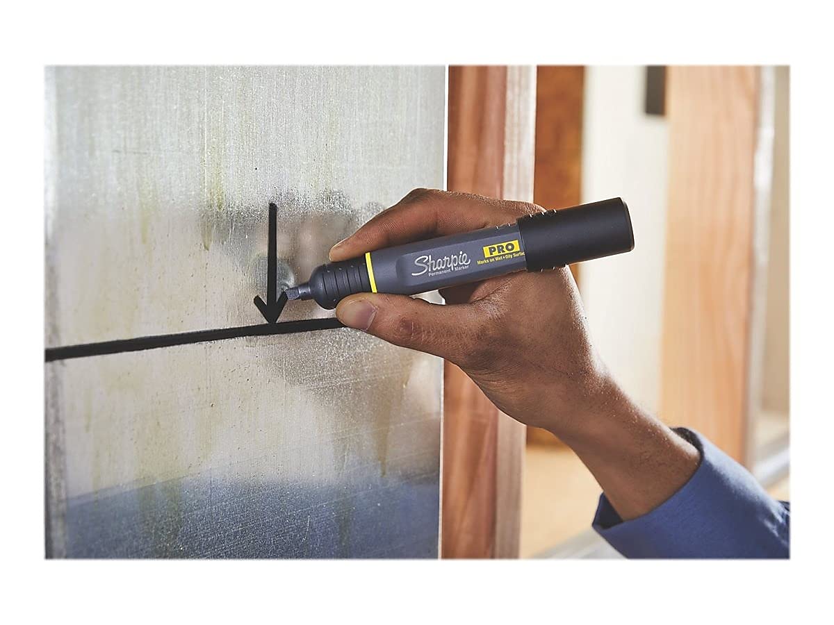 Sharpie Pro Permanent Marker Medium Chisel Tip Black 12 Count (2018326)