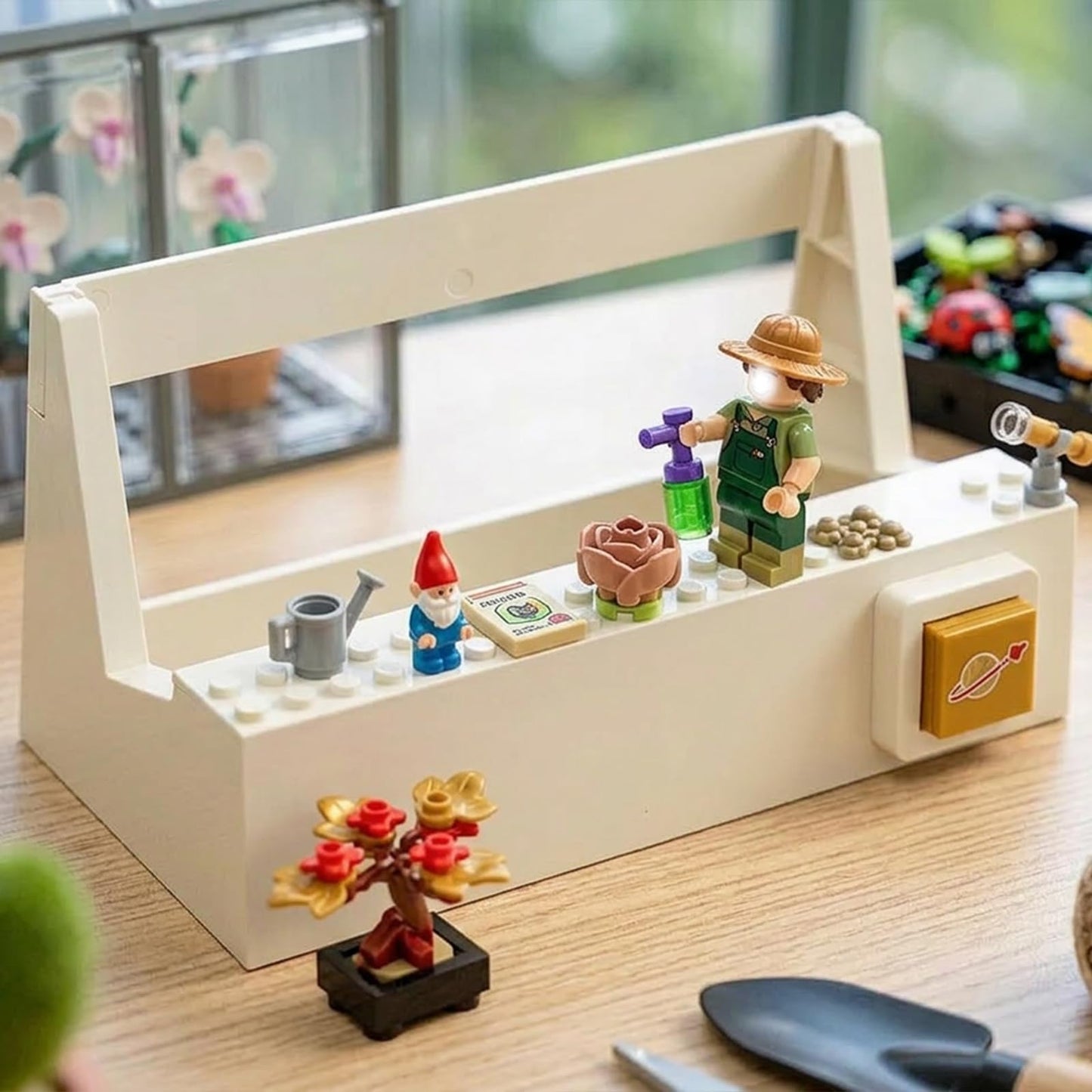 Hyekit Keyboard Display Stand | DIY Buildable ABS Mechanical Keyboard Storage Holder with 2 Replaceable Front Panels | Showcase for Building Bricks | Ideal Desk Setup Decor for Gamers and Enthusiasts