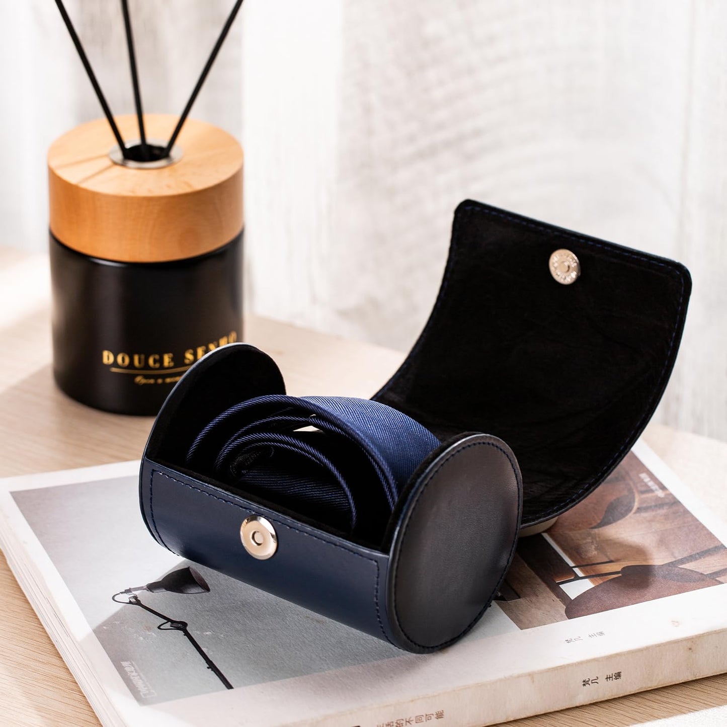 Tie Box for Men 's PU Ties case Necktie Organize Cylinder Leather Men’s Storage Portable Tie Roll for Travel Business Gifts (Dark Blue)