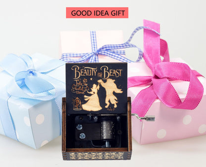 Ddjbdb Beauty Music Box Beast, 18 Note Mechanism Antique Carved Wooden Hand Crank Musical Box Crafts,Valentine Christmas Birthday Gift for Her Wife Girlfriend