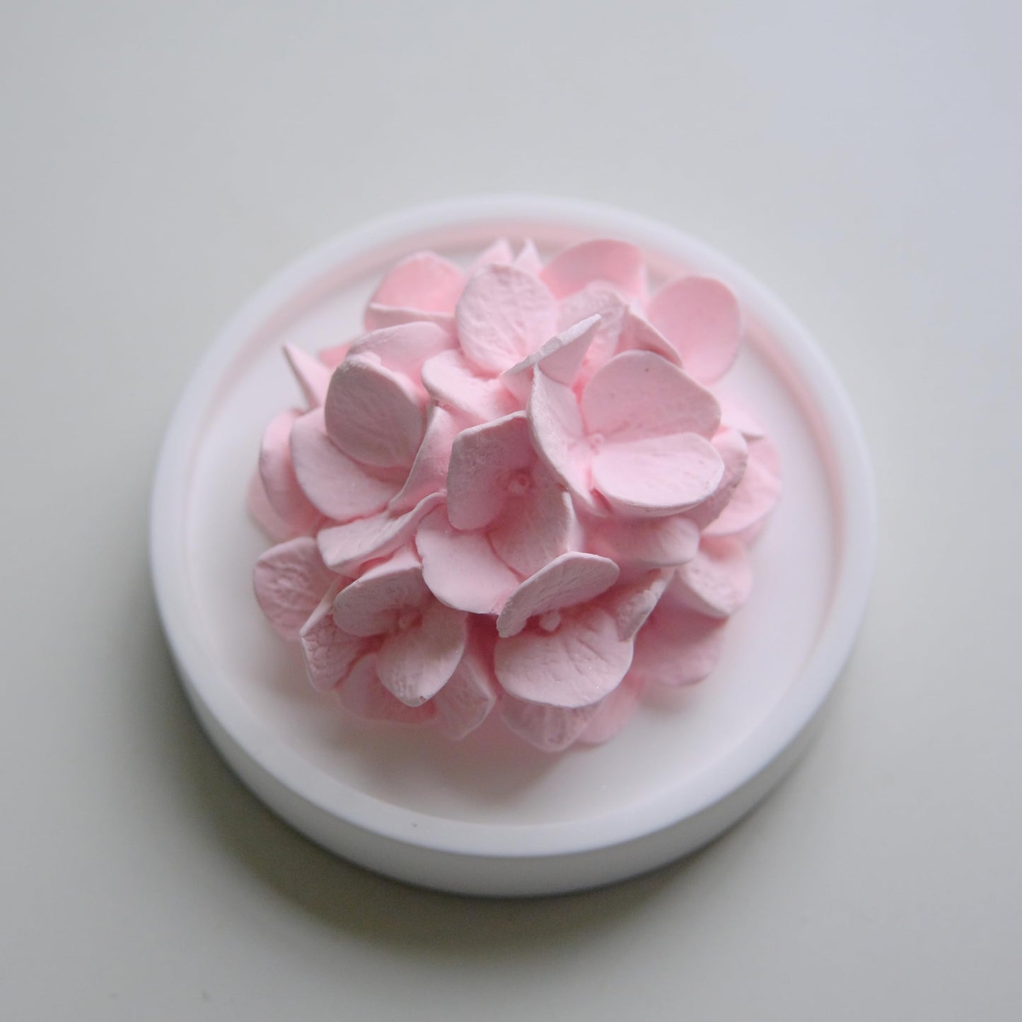 FLCSIed Essential Oil Passive Flower Diffuser -Non-Electric Peony Flower Porcelain Aromatherapy Diffusers for Small Mini Room, Desk Decorative, Bathroom (Pink, Hydrangea)