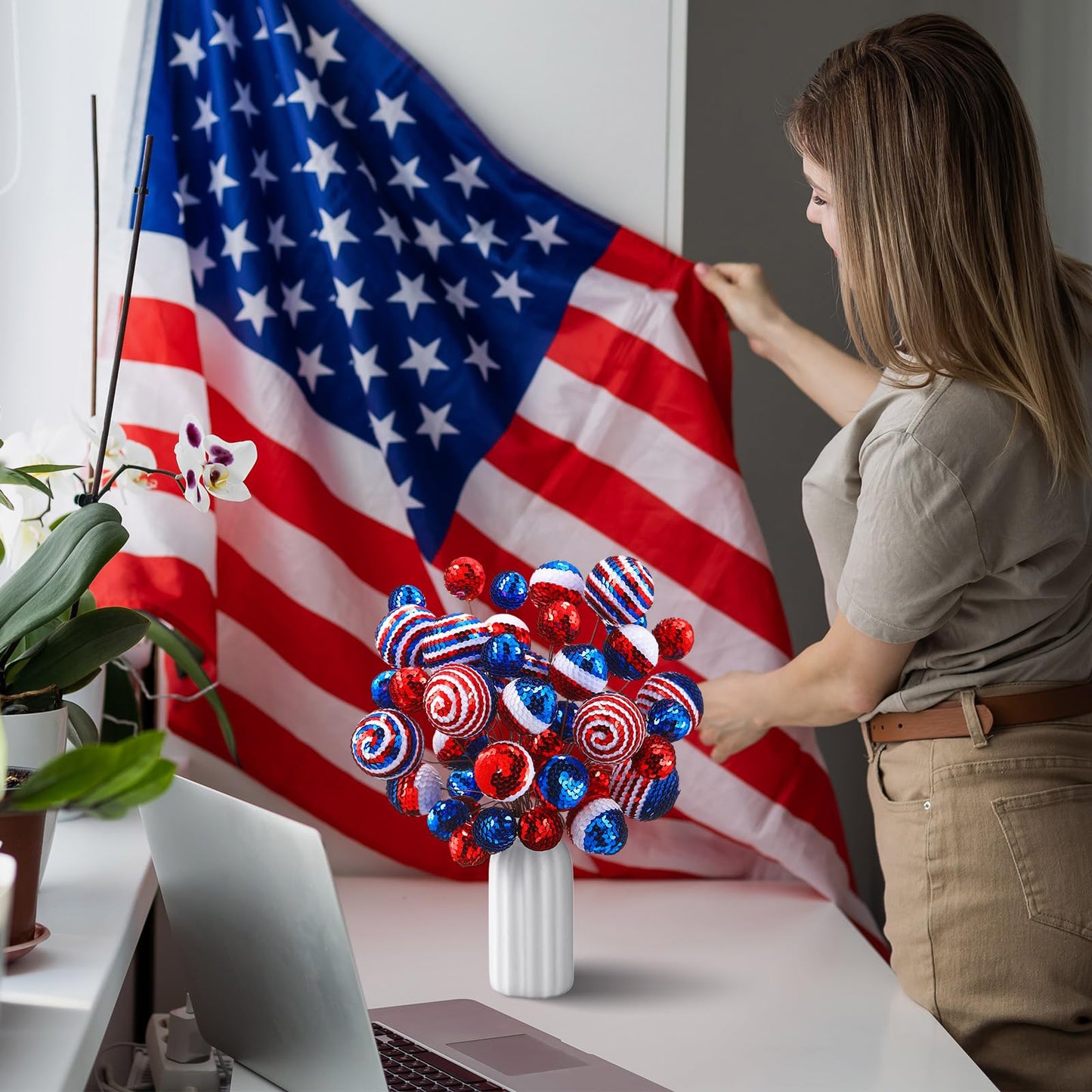 Hiboom 40 Set Independence Day Sequins Ball Decoration Picks Patriotic Ornaments 4th July Tree Decorations Sequin Ball Ornament for Memorial Day Veterans Patriotic USA Themed Party(Red, White,Blue)