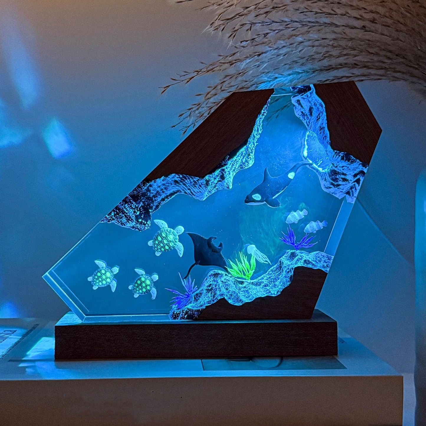 Orca Ocean Resin Lamp - Handmade Resin Night Light with USB Port, Variable Lights, Marine Biology Gifts for Women and Men, Ocean Enthusiast Collectibles, Unique Birthday Gifts for Him & Her (6"x4")