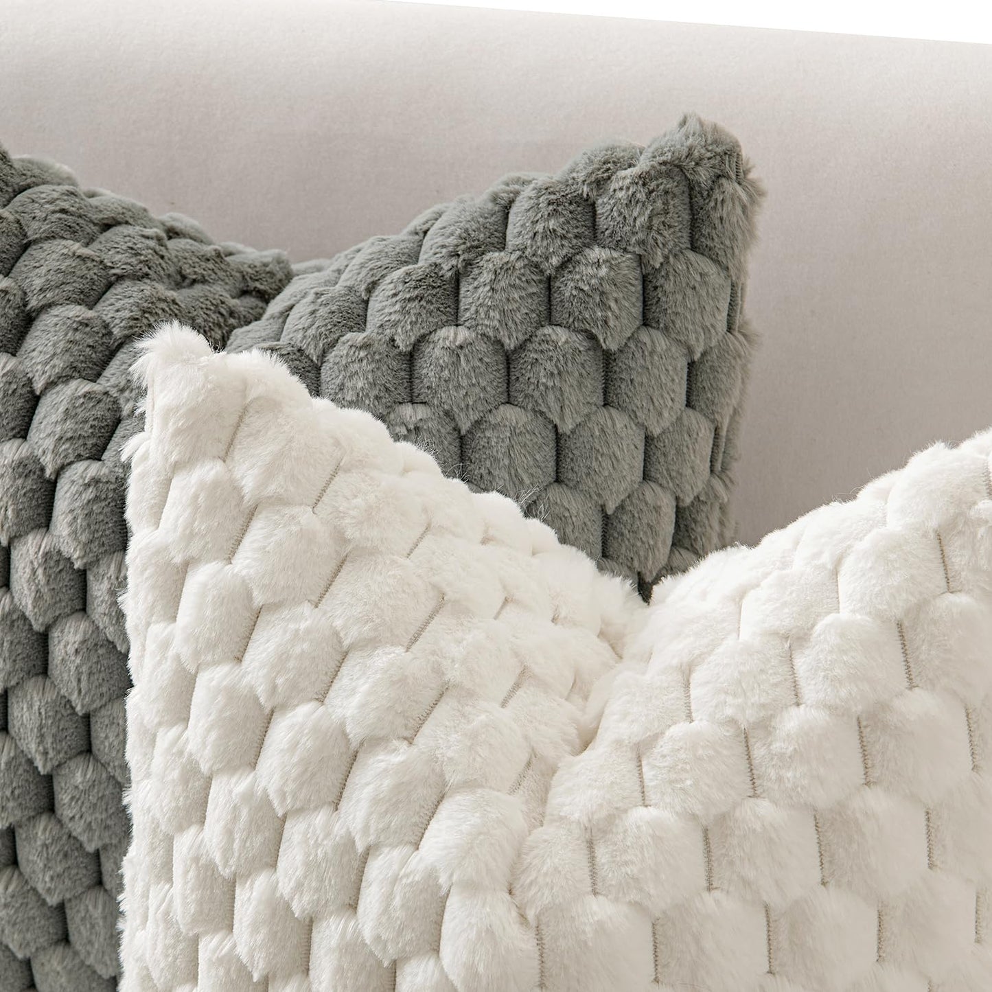 MIULEE White Faux Fur Decorative Throw Pillow Covers 20x20 Inch Set of 2 Super Soft Cozy Plush Cushion Cases Luxury Fluffy Pillowcases for Sofa Couch Bed Living Room
