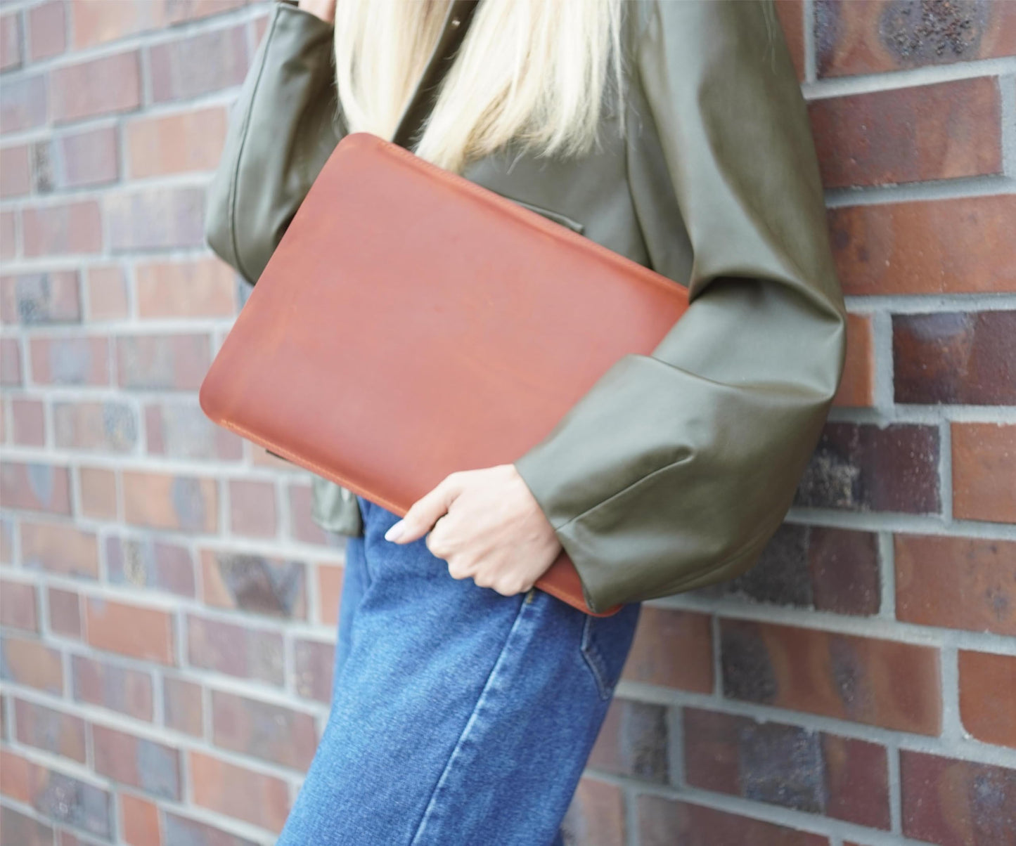Aartedesign Genuine Leather Sleeve for MacBook 14 Pro 2021-2026 14 Inch M1 M2 M3 M4 Pro/Max A2442 A2779 Case Soft Handmade for Mac 14 Carrying Bag (Vertical, Vintage Cognac)