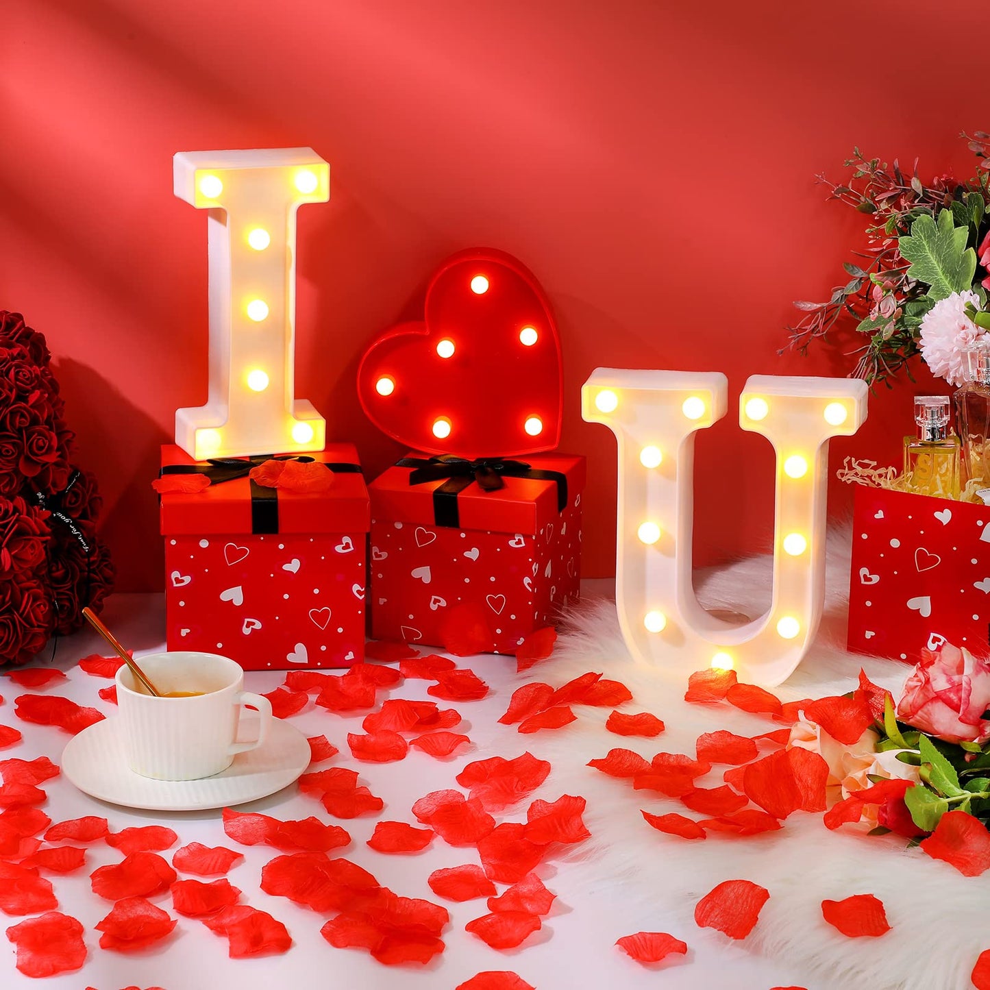 Valentine Love Sign LED Alphabet I Love You Light with Heart Marquee and 500 Pieces Plastic Rose Petals Battery Operated Letters Sign Gift for Valentines Proposal Home Table Decor
