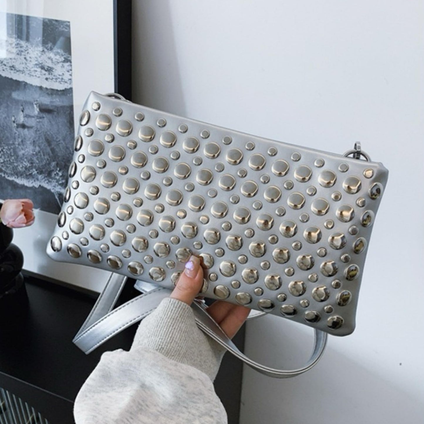 WIGUYUN Women Rivet Envelope Clutch Bag Purse Fashion Faux Leather Studded Crossbody Bag Evening Handbag for Ladies,Grey