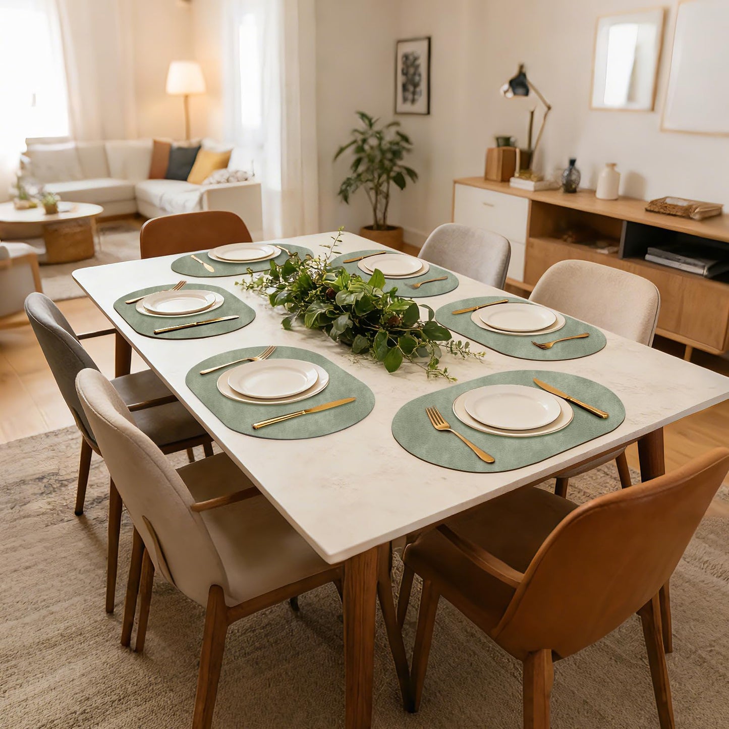 UnivoColors Placemats Oval Faux Leather Placemats,Heat Resistant Placemats Set of 4 Washable 12x17 Inch,Waterproof Table Mats,Wipeable Pu Place Mats for Kitchen,Dining Room.Green