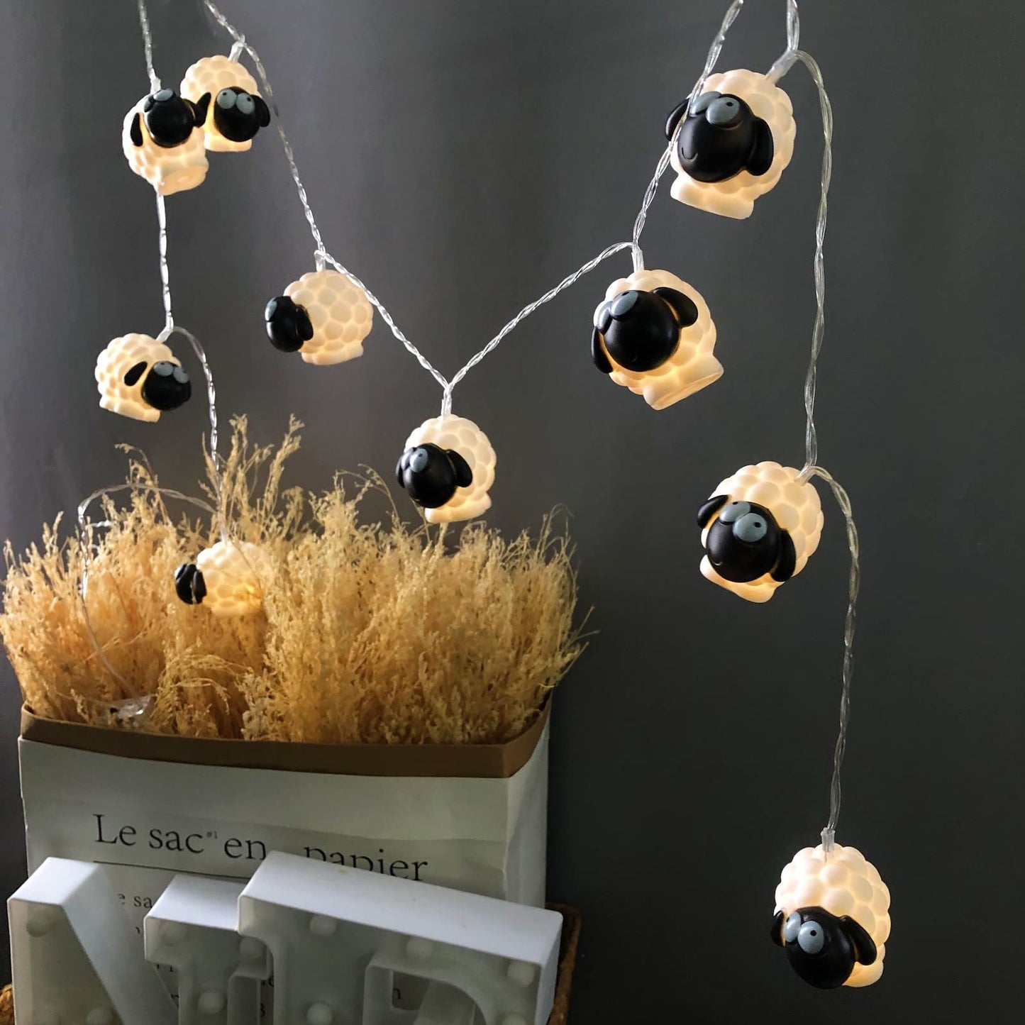 Sezrgiu Cute Painted Sheep Night Light LED Sheep Ornaments String Lights Black Sheep Fairy Light Battery Powered Indoor Outdoor Party Decor Night Light (10LED, Black Sheep)