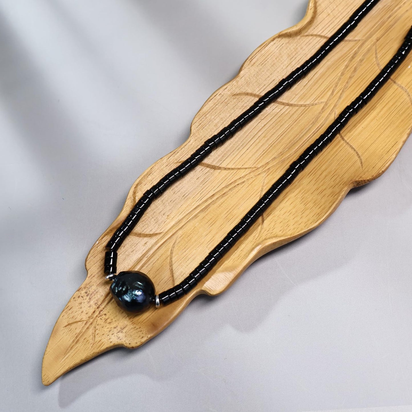 TIYO Mens Necklace Black Pearl Pendant Men’s Beaded Necklace for Men Jewelry Beach Surfer Necklaces for Fathers, Boyfriend, Husbands Gifts (01 black, 18")