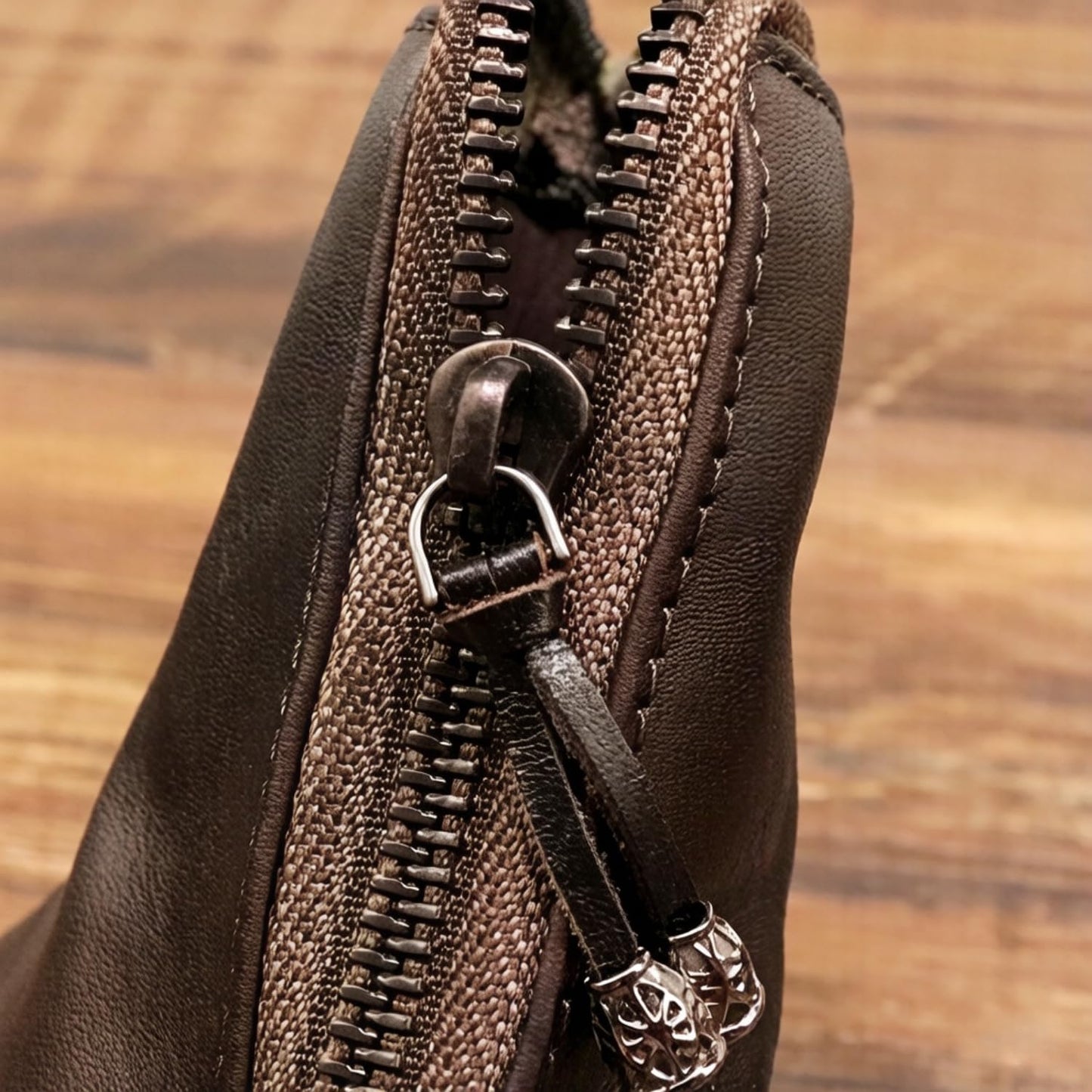 Medieval Leather Key Pouch – EDC Coin Holder for Men, Full-Grain Cowhide Keychain with Belt Hook