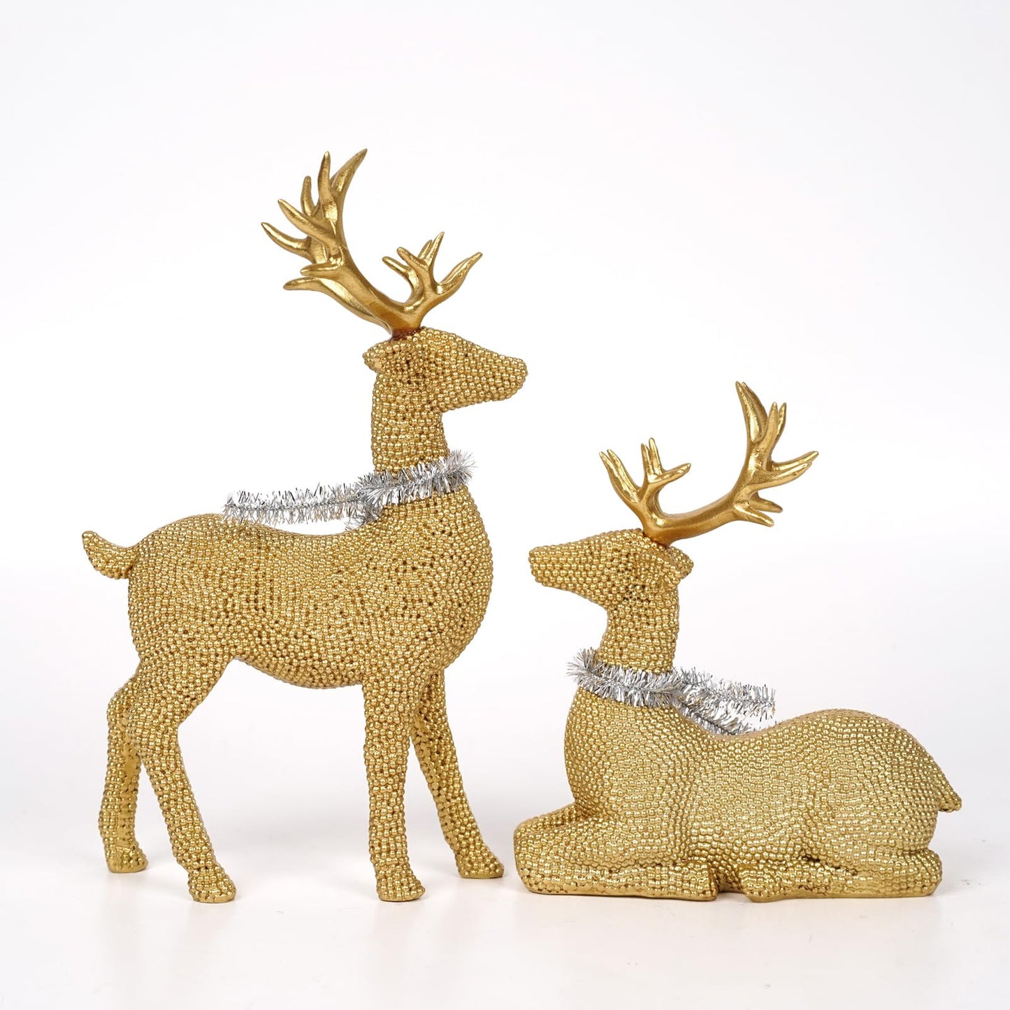MENGYOULUN Rustic Natural Woven Seagrass Reindeer Figurines Christmas Holiday Decorations with Pine Berry Wreath Set of 2 Standing and Sitting Deer (Gold, 8.7 * 4 * 4.92inch)