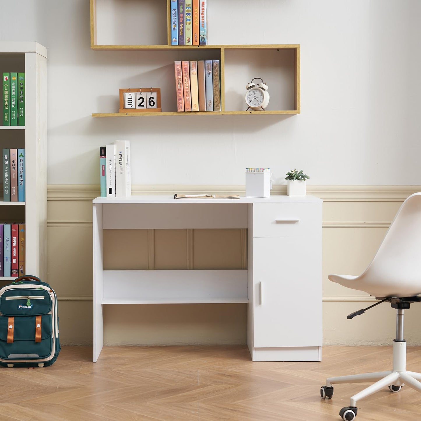 VEVOR Small Desk with Drawer, Kids Desk for Bedroom, Wooden Simple Study Table for Drawing, Reading, Writing, Rectangle MDF Study Storage Table with Adjustable Shelf for Home, Office, White