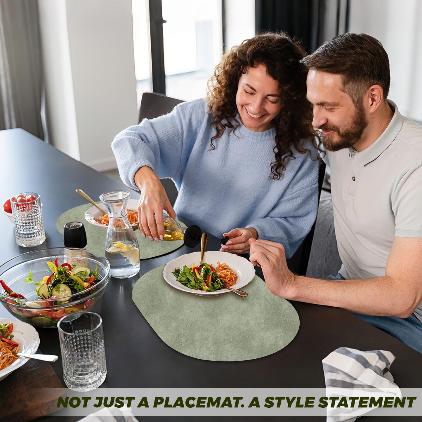 UnivoColors Placemats Oval Faux Leather Placemats,Heat Resistant Placemats Set of 4 Washable 12x17 Inch,Waterproof Table Mats,Wipeable Pu Place Mats for Kitchen,Dining Room.Green